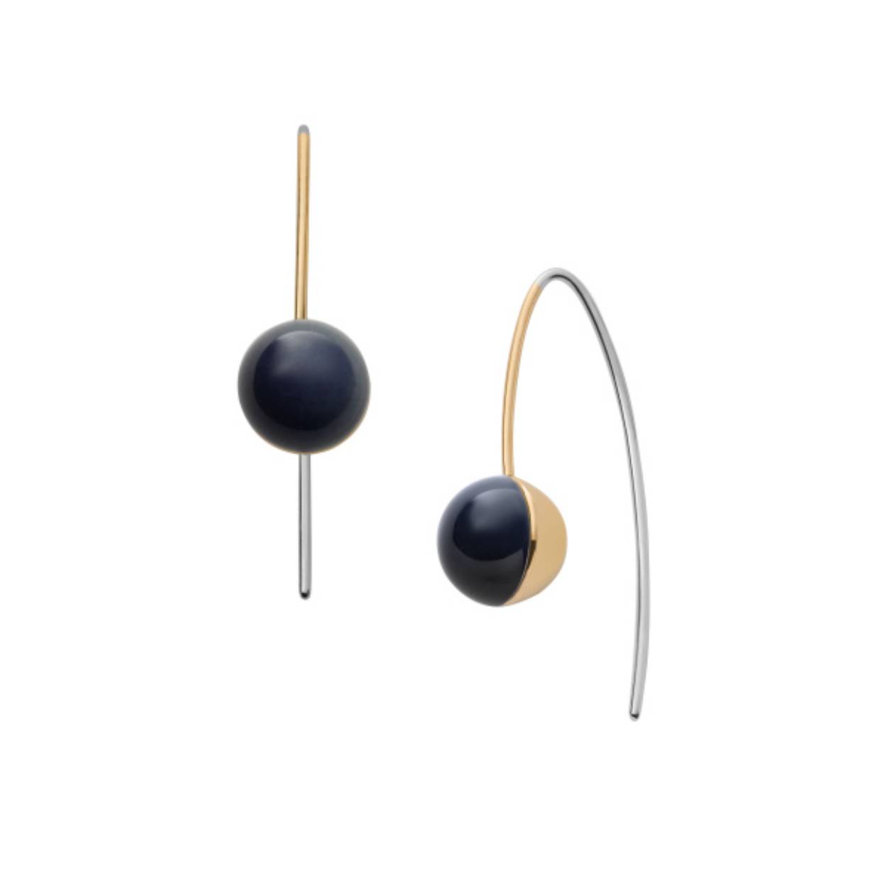 Deze druppeloorbellen zijn gemaakt van goudkleurig roestvrij staal, geaccentueerd met glas en hebben een haaksluiting.
L: 24,5�mm B: 9�mm H: 9�mm