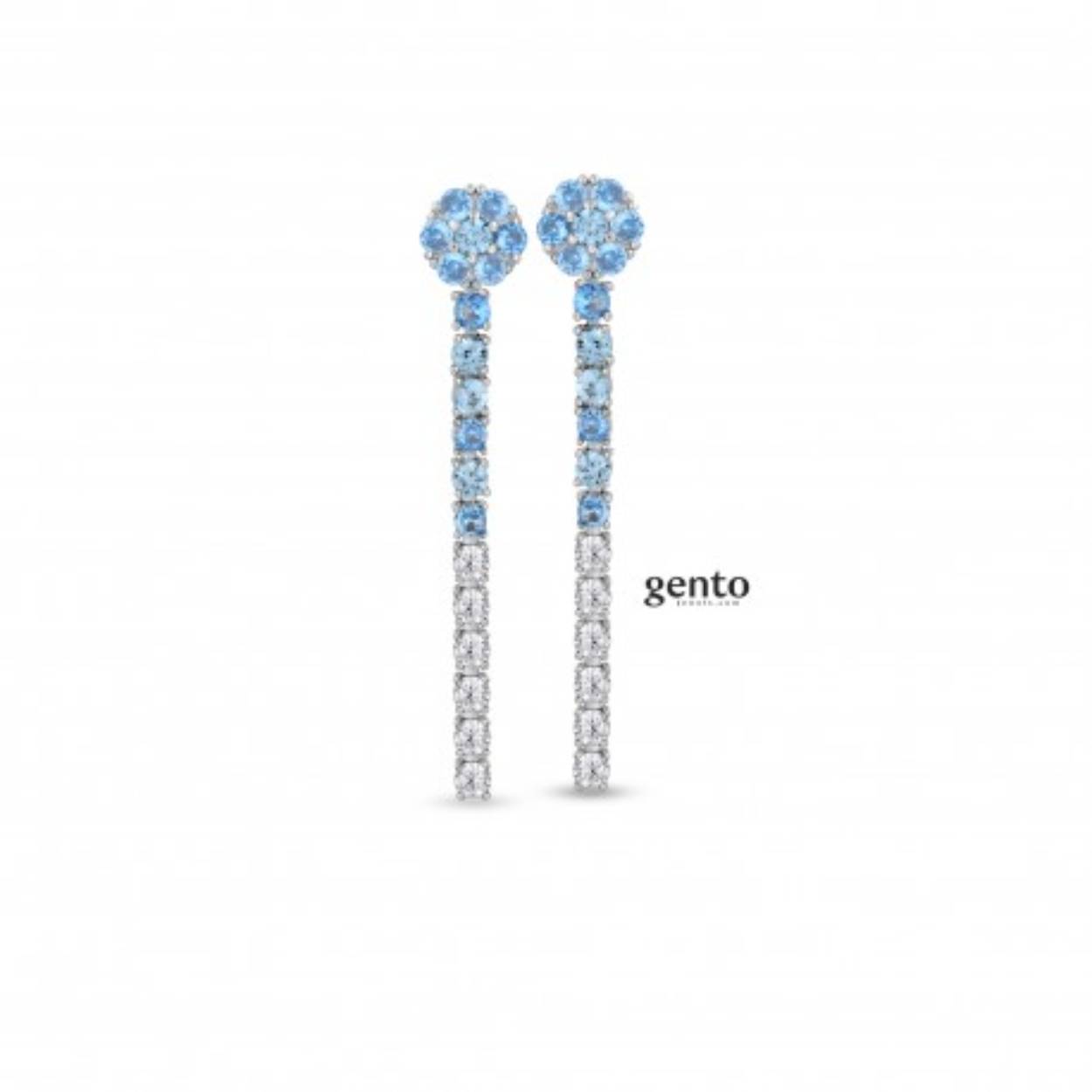 mooie frivole zilver oorbellen met witte en blauwe zirconium steentjes
