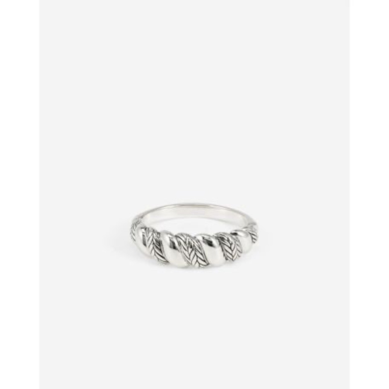 Dit is een ring van het merk Buddha to Buddha.