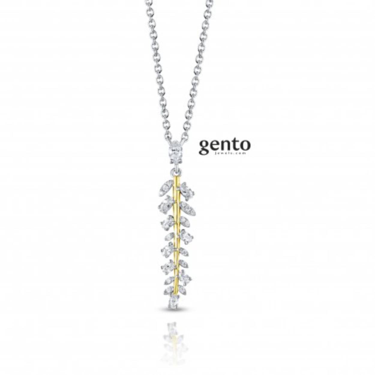 ketting en hanger in zilver met stukje verguld en bezet met witte zirconium steentjes