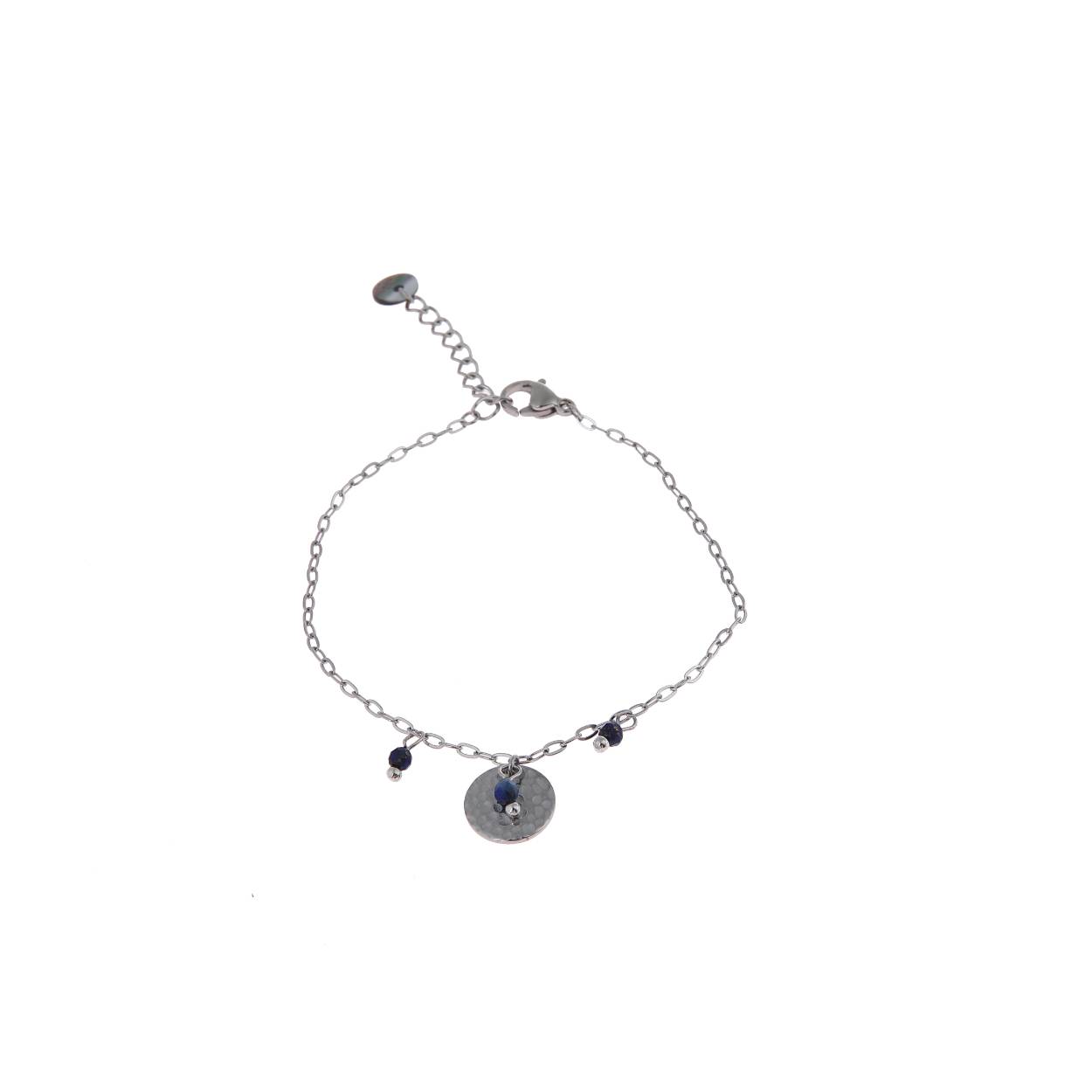 Elke keer weer gaan we op zoek naar de mooiste kleuren om jouw armparty helemaal compleet te maken. Van simpele subtiele kralenbandjes tot bredere statement stukken, we ontdekken steeds weer de nieuwste trends en passen deze toe in al onze designs.

De vele ontwerpen armbanden in onze collectie zijn goed met elkaar te combineren om een leuke armparty te creëren, maar ook met 1 armband maak je je outfit al compleet.

Waar onze bijoux armbanden vaak net wat stoerder zijn, vind je in onze stainless steel collectie (te herkennen aan de kraftbruine kaartjes) dunnere en fijnere armbandjes.