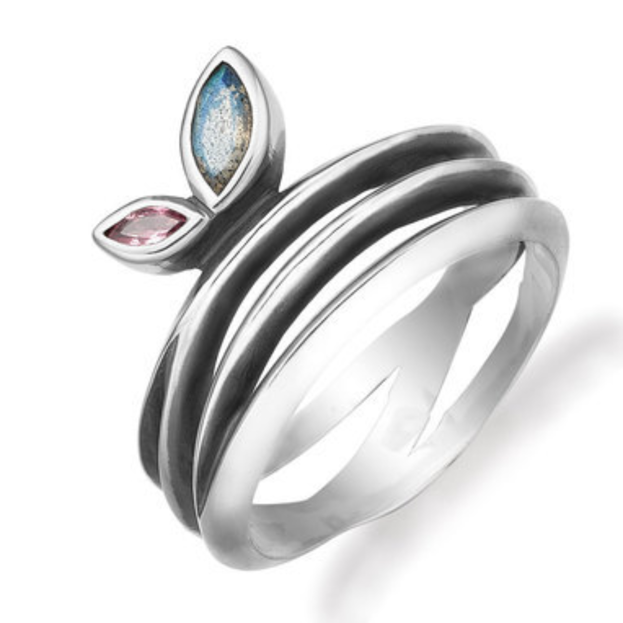 Deze trendy zilver 925 dames ring 53203013 van Rabinovich straalt door de glimmende zilveren afwerking. De ring is extra aangekleed met een prachtige blauwe labradoriet en een roze toermalijn.