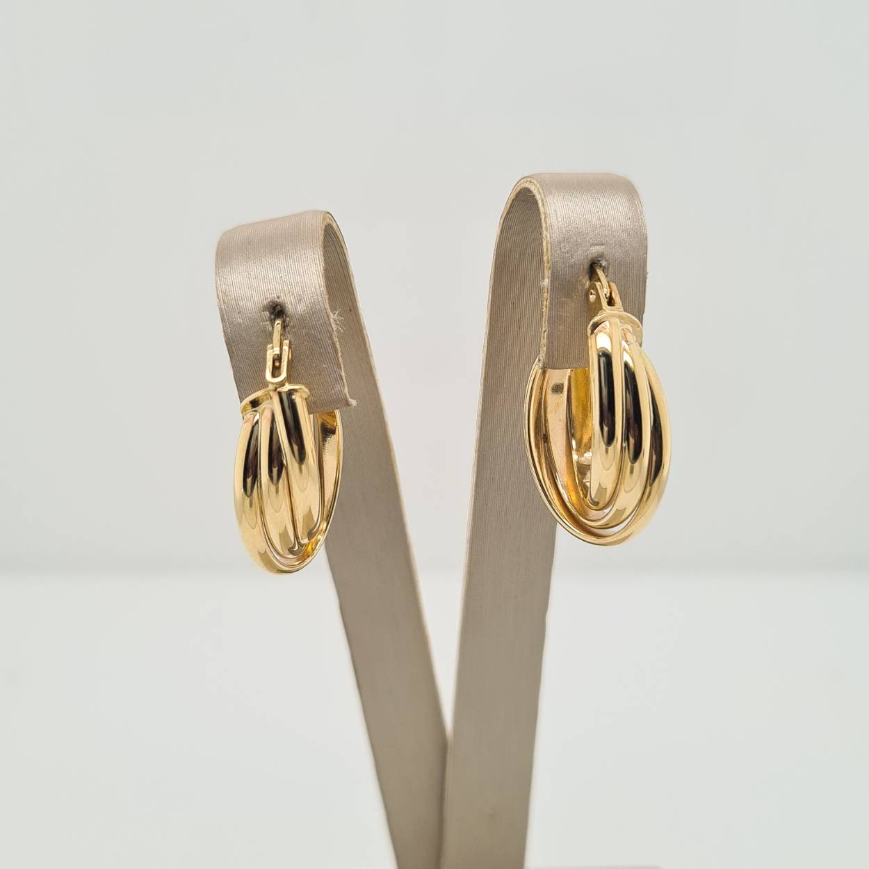 14k Geelgouden oorringen met een afmeting van 24x6.5mm.