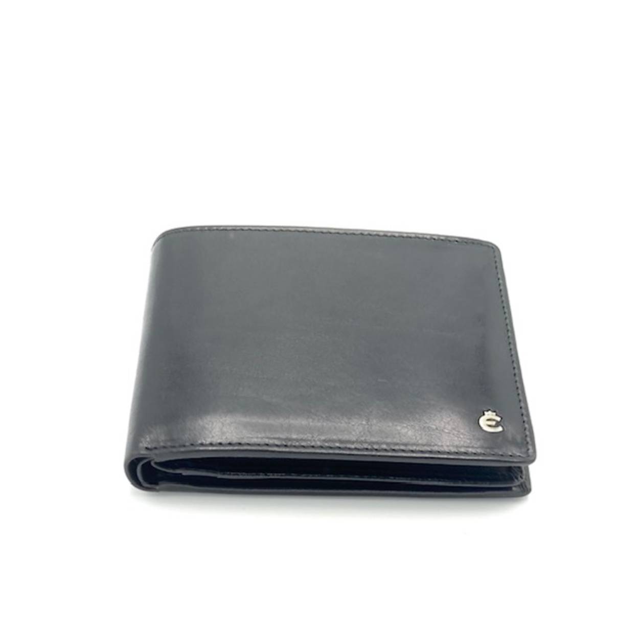 Rustiek leer uit de serie Toscane vermoed al de herkomst.  Ruimte voor 12 - 14 pasjes. Dubbel papiergeld vak en uitgerust met card safe systeem.

Afmetingen:
Hoogte 9.5 cm x breed 12cm x diep 1.5cm