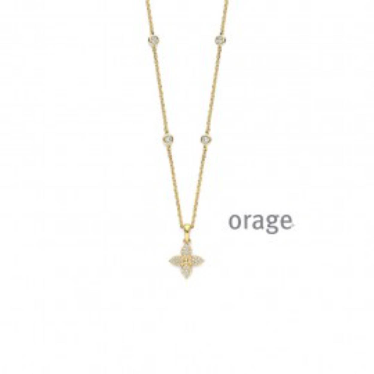 De collier is in plaque. De ketting is een forcat schakel op een lengte van 45cm. De hanger is in bloemvorm gezet met zirkonium.(K6568)