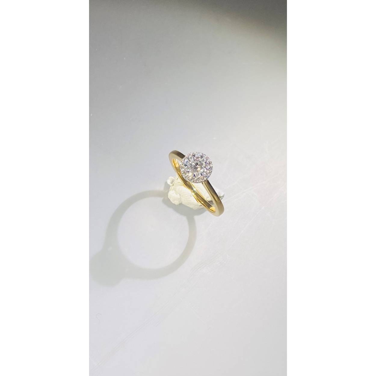 Bicolor 18 kt verlovingsring met diamant 0.37ct briljant