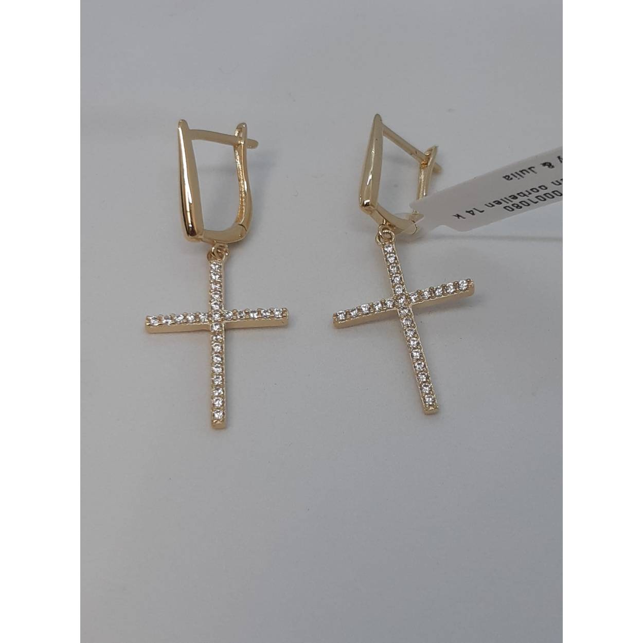Gouden oorbellen 14k met modelnummer BREA-0001080 zijn prachtige hoepeloorringen van 14 karaat goud, met een glanzende afwerking. Perfect voor zowel dagelijks gebruik als speciale gelegenheden. Combineer ze met casual of elegante outfits voor een verfijnde look. Deze oorbellen zijn een tijdloze toevoeging aan je sieradencollectie.