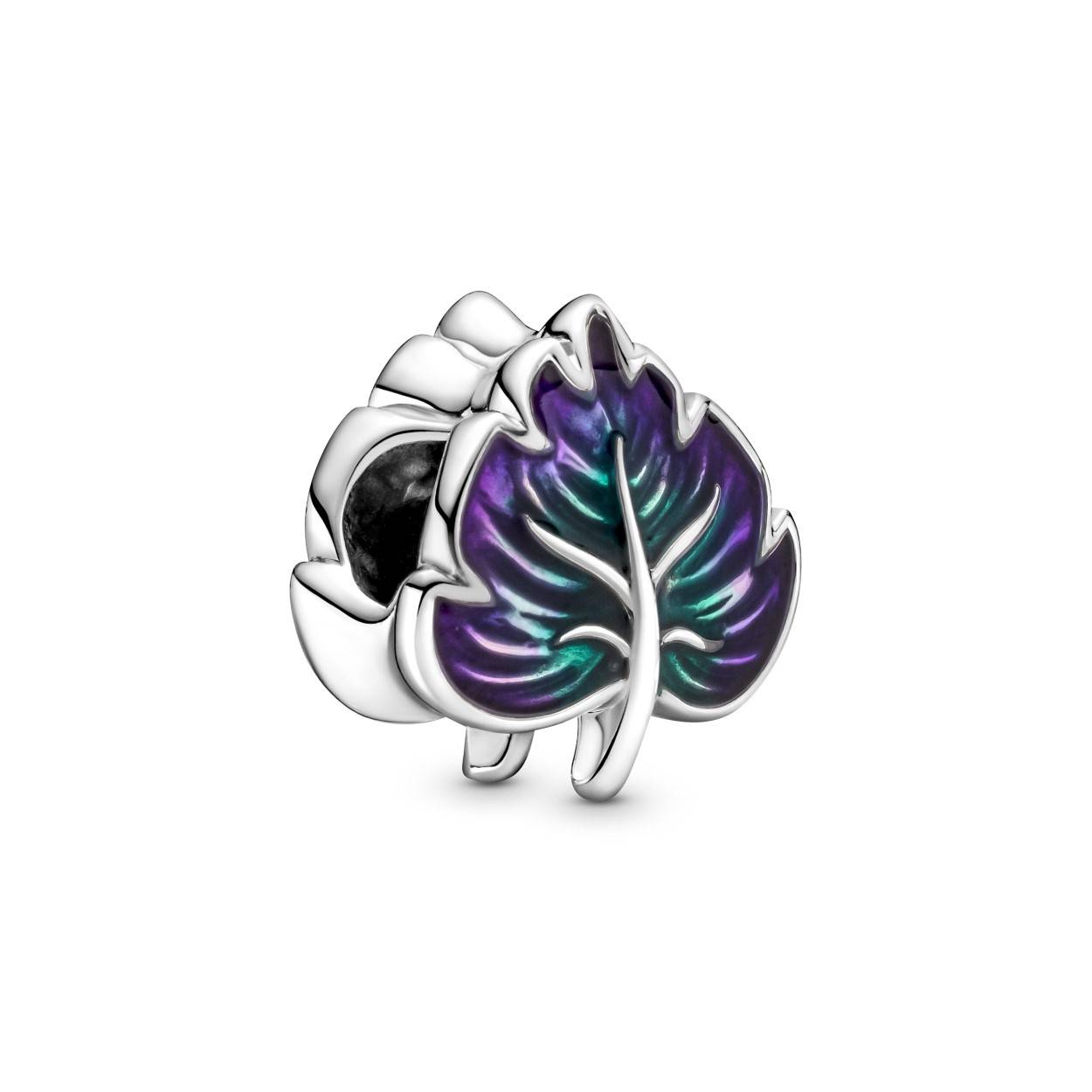 Geef kleur aan uw Pandora armband! Dit blad uit de herfstcollectie is daar perfect voor. 
Er zitten meerdere kleuren in waardoor u de charm makkelijk kunt combineren met andere bedels aan uw armband.