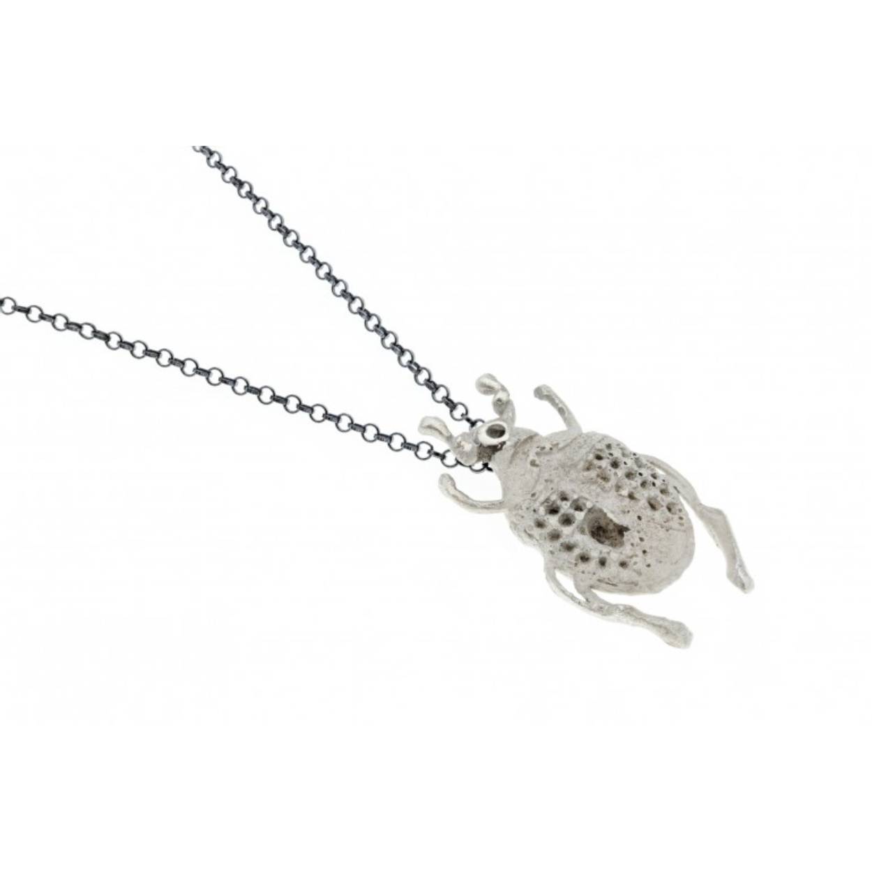 zilveren hanger aan zilver geoxideerd collier