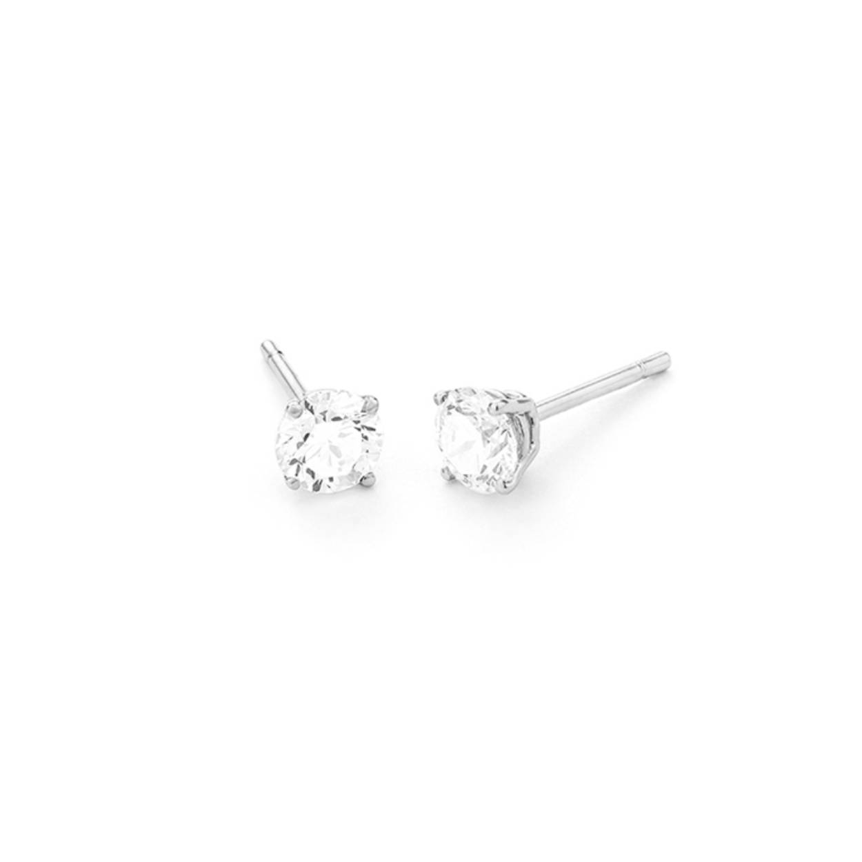 Prachtige 18 karaat witgouden oorknoppen met diamant, 0.25crt.