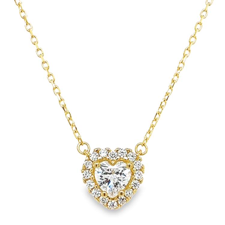 Dit 14-karaats geel gouden ankerschakel collier is onwijs leuk! Het hangertje (welke vastzit aan het collier) is gemaakt in de vorm van een hart met daarin een hart geslepen zirkonia steen en daar omheen allemaal kleine zirkonia steentjes.