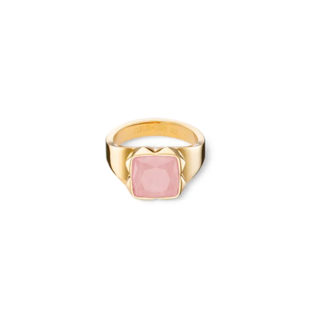 Ring van het merk Coeur de Lion. Deze ring is uitgevoerd in verguld edelstaal, met een rosé quartz. Model 1200/40-1916-58