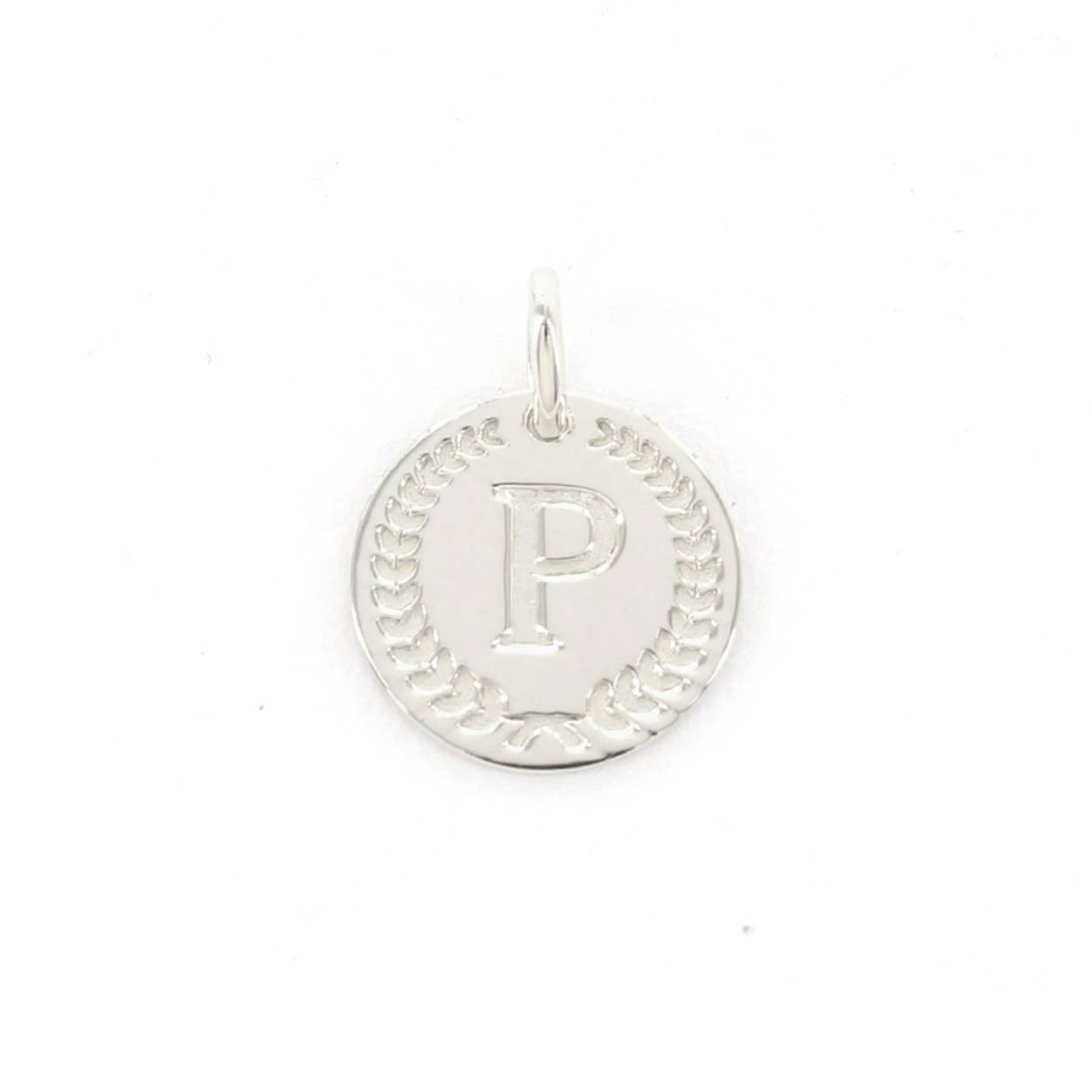 Voor deze hanger heb je een Imotionals ketting nodig. Imotionals kettingen hebben een klein oogje dat door de hanger past.

De collectie hangers en bedels van Imotionals bestaan uit initialen en symbolen. Kies je collier en bedel(s) naar keuze en creëer zo je gepersonaliseerde Necklace.  Je schuif de bedel aan het collier, de lengte kun je zelf bepalen, en hoe leuk is is om 2 of 3 lengtes samen te dragen. Creëer your own Necklace Party.

Imotionals is een zilveren sieradenlijn bestaande uit dunne colliers en hangertjes, het laatste in de vorm van initialen en symbolen. waarmee je door middel van colliers, initialen en symbolen expressie geeft aan jou gevoelens of gedachten.

Een letter sieraad zorgt ervoor dat je jouw look een persoonlijke touch kan geven. Kies voor je eigen letter of de letter van je beste vriendin, vriend, moeder of iemand anders die je dierbaar is. Je kunt er zelfs een hele naam aan hangen, met bijvoorbeeld een hartje of sterretje symbool voor extra betekenis. Ook mega leuk om te geven als cadeautje. Get it before it's gone!