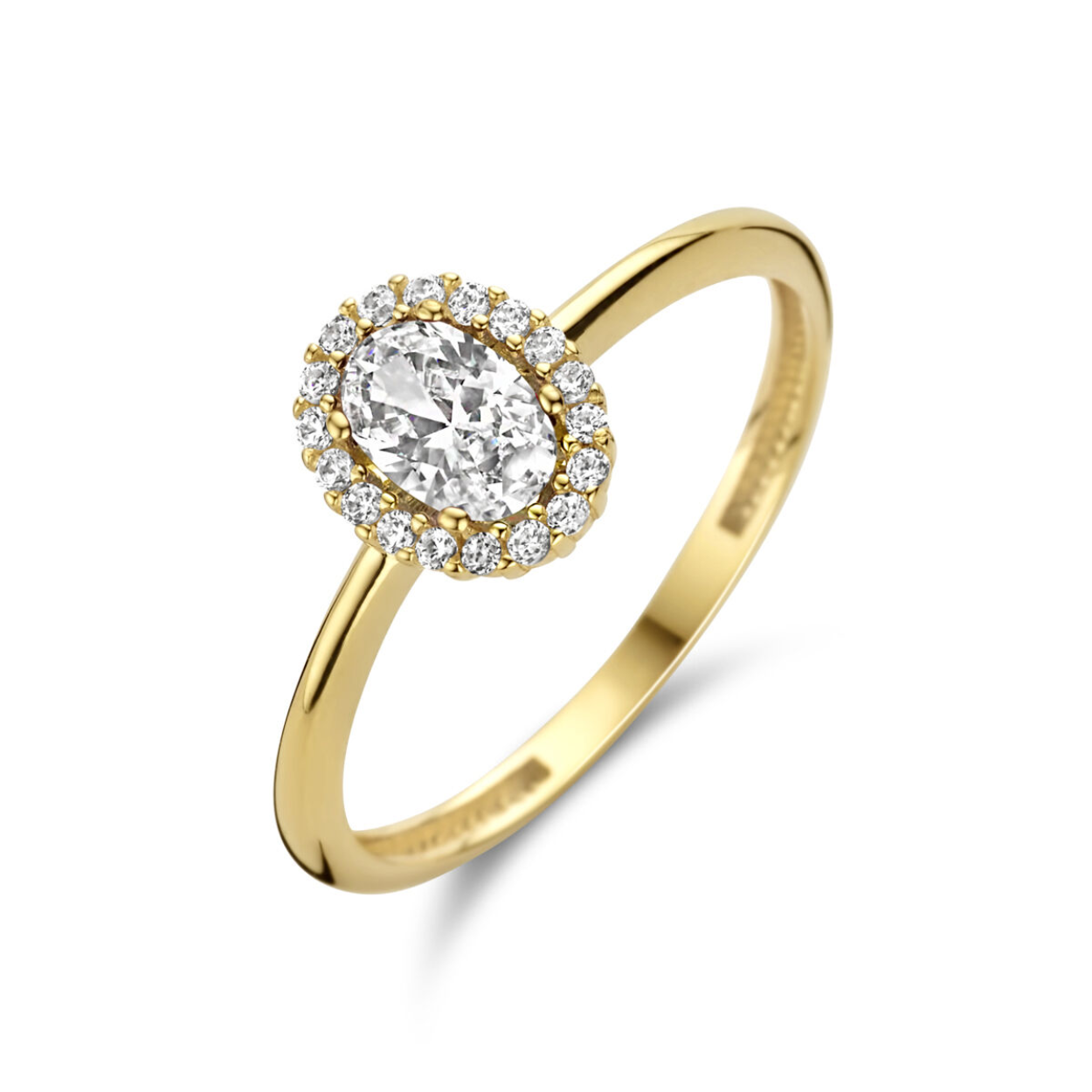 14k Geelgouden ring uitgevoerd met zirkonia. De ring heeft een breedte van 8.5mm.