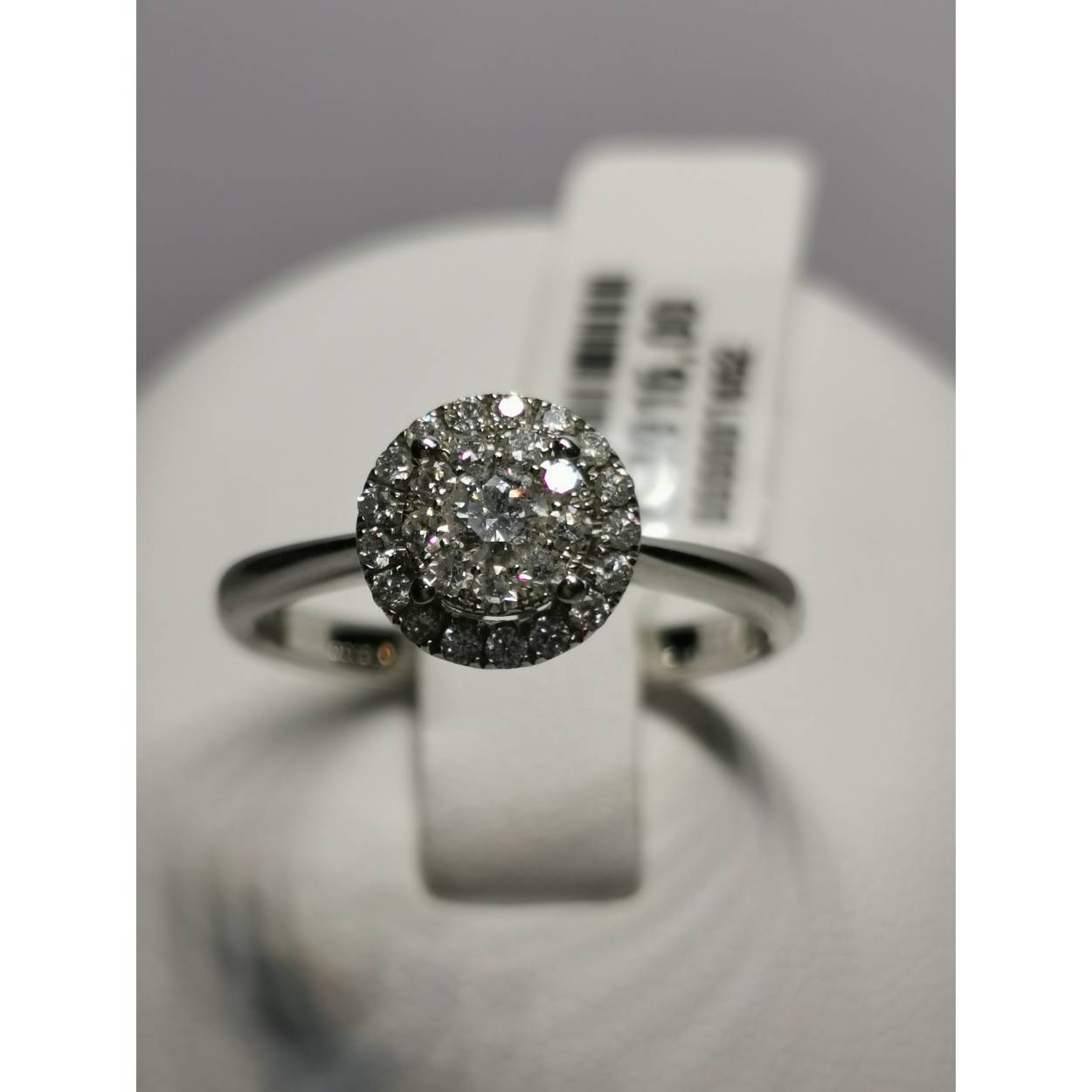 14 karaat wit gouden rozet ring met briljanten.