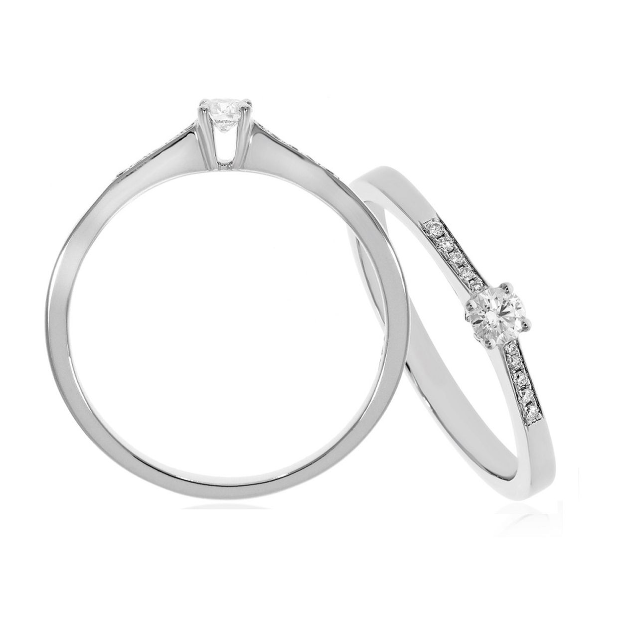 Witgouden damesring met briljant. 
Een prachtige ring voor bijvoorbeeld een huwelijks aanzoek 
Totaal gewicht van de briljant geslepen diamant is 0.17 crt