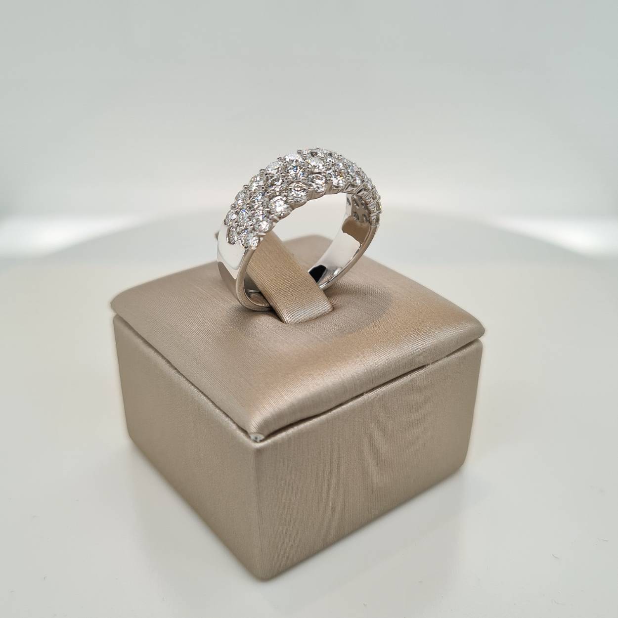 14krt gouden ring met diamant