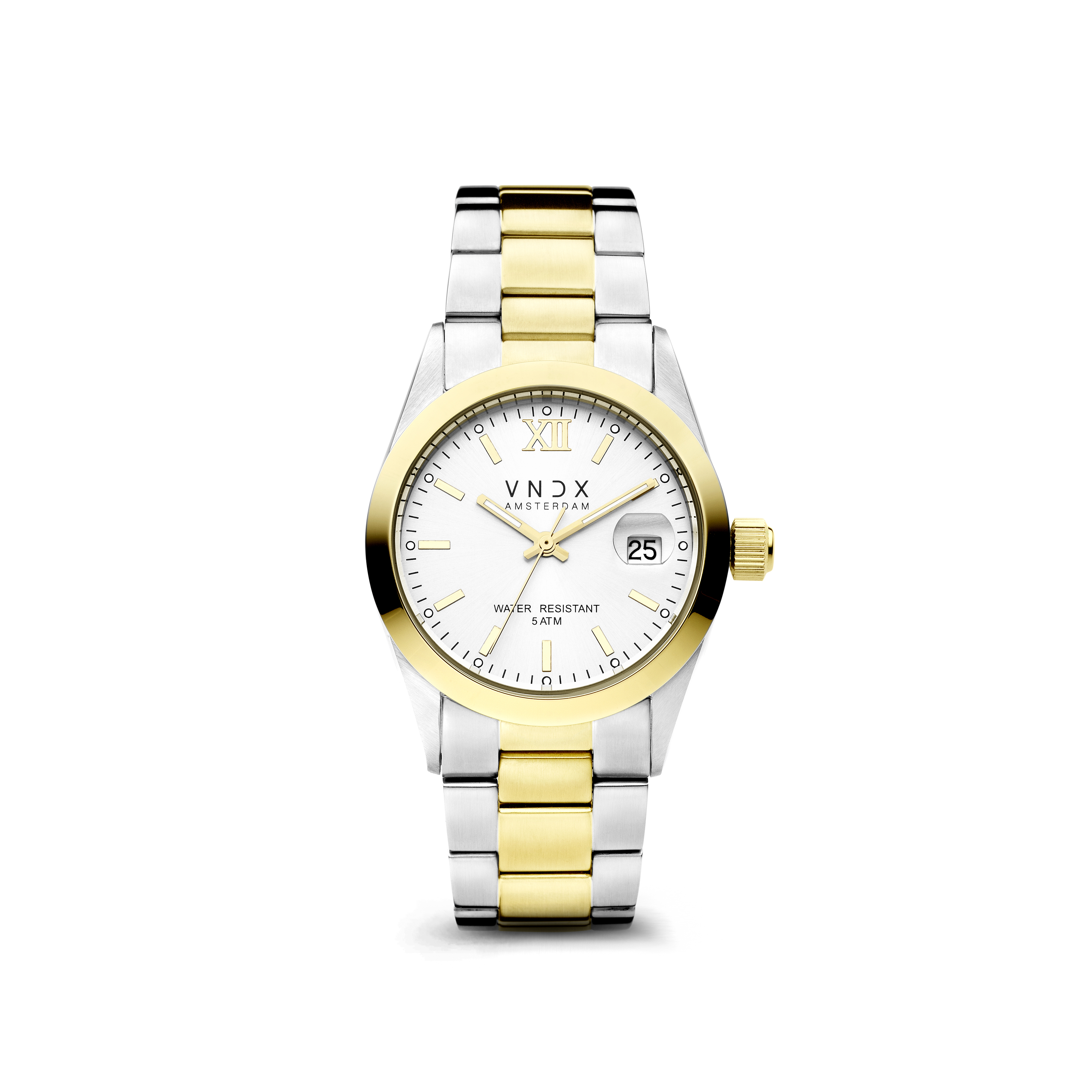 De Dare Devil Staal Zilver Goud, een tijdloze klassieker die je ten alle tijden ondersteunt nooit te laat te zijn. De sprekende kast van 36 mm zorgt voor de perfecte pasvorm, zo is je horloge niet té opvallend, maar toch ook zeker niet weg te denken uit je sieraden collectie.

Haar klassieke design, de gladde lunette en haar zilver gouden wijzerplaat vormen een horloge voor iedere gelegenheid. Een zakelijke meeting of een borrel met vriendinnen, De Dare Devil Staal zal ervoor zorgen dat je geen enkele afspraak mist.

Ook als je je horloge nooit meer af wil doen, is de Dare Devil Staal waar je naar op zoek bent. Met een waterdichtheid van 5 ATM, kun jij met je Dare Devil dansen in de regen!

Wees jezelf, Creer je eigen stijl en kies je eigen pad! Just be a Dare Devil, It’s Never Too Late!