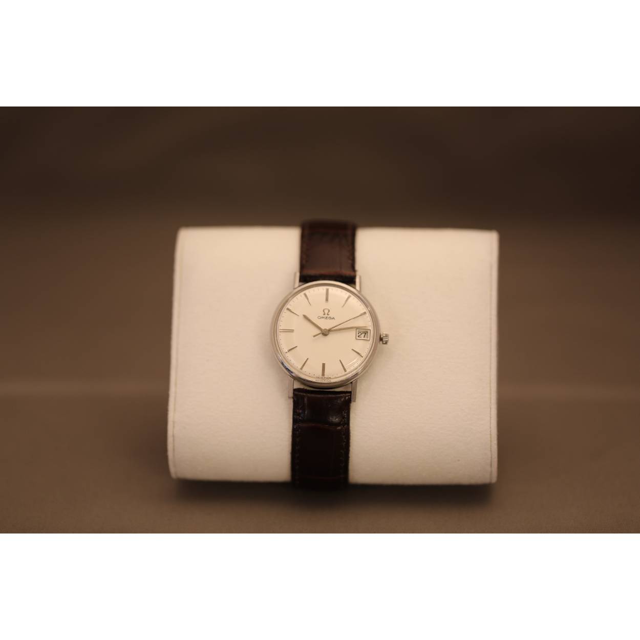 Mechanisch vintage Omega herenhorloge.
Volledig gereviseerd.