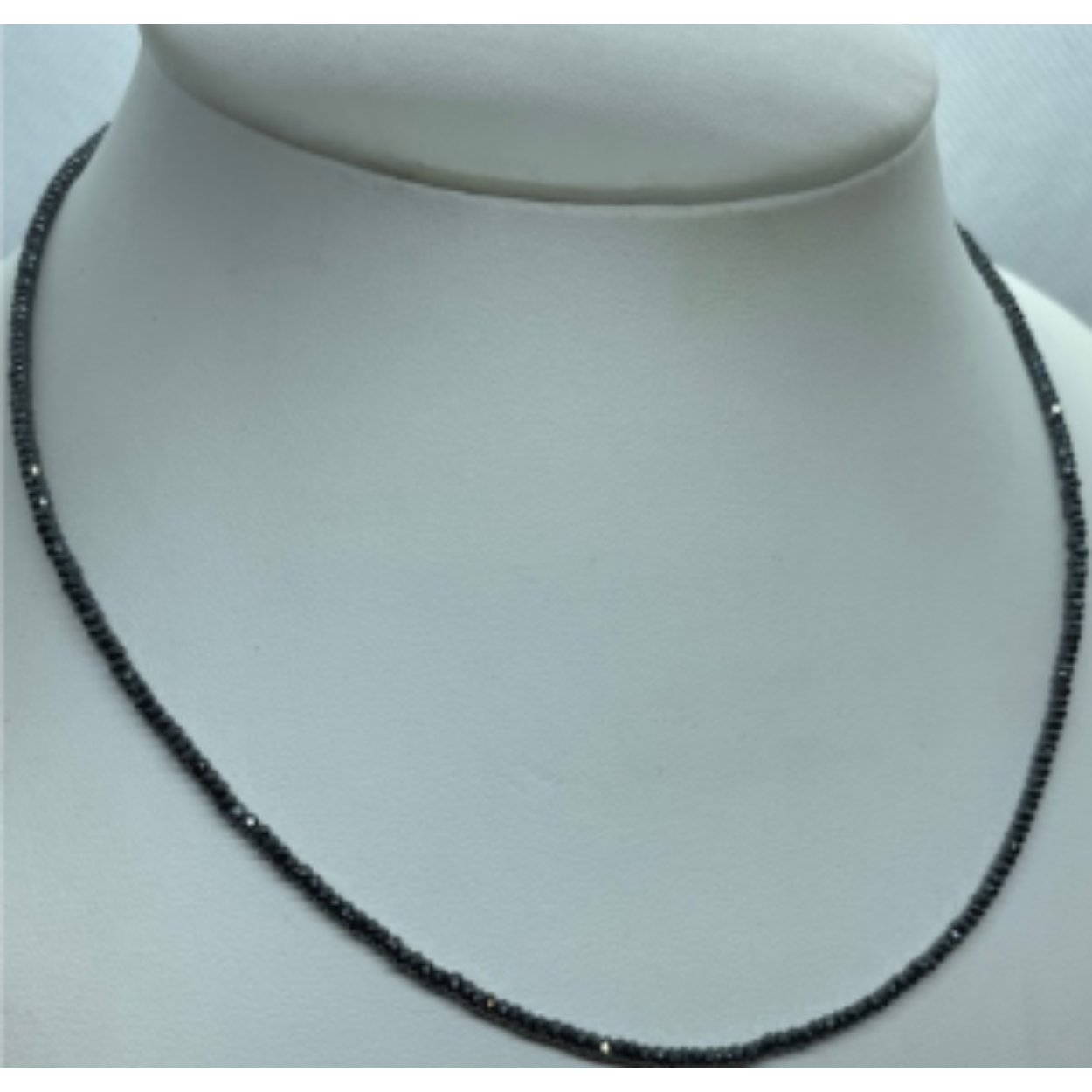 collier met spinell fijn grijs