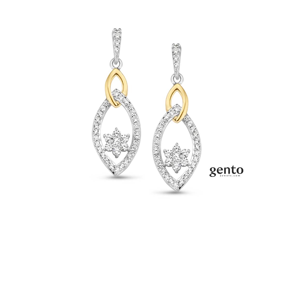 Bicolor (goud/zilverkleurige) oorstekers met zirkonium.
Lengte oorstekers: ca 3 cm