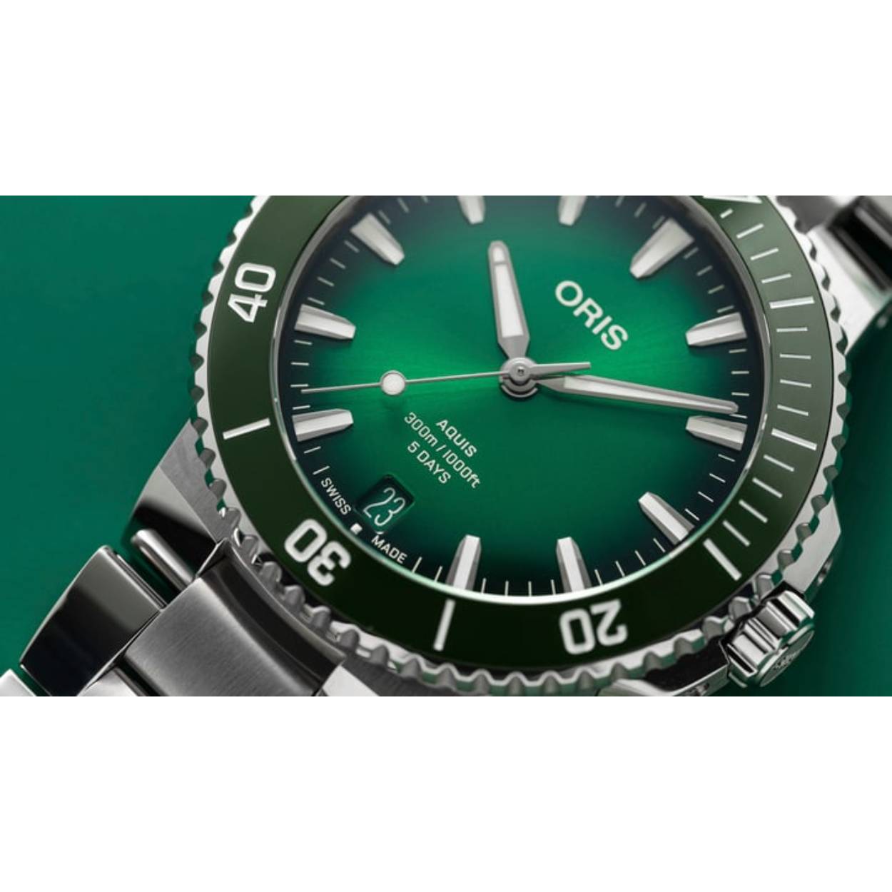 Aquis Date 43.5mm green dial new model 2024