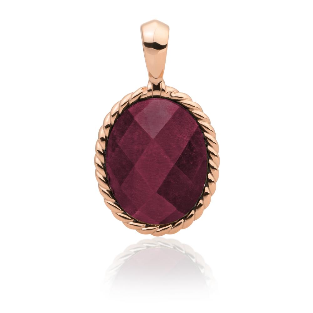 Deze Red Jade Twist pendant met een vintage randje is perfect te matchen met de oorbellen en armbanden uit de Twist Collection.

Kies jouw favoriete pendantje, match deze met bijvoorbeeld een Rope Ketting en layer ze met jouw favoriete Sparkling Jewels sieraden. Makkelijk om te dragen en fijn om naar te kijken. Elk item is ontworpen voor alledaags dragen.

Gepolijste Red Jade edelsteen
14,5 * 18mm
925 zilver - met rhodium, 14k gouden &oacute;f 18k ros&eacute; gouden plating
Geschikt om te dragen aan alle Sparkling Jewels colliers