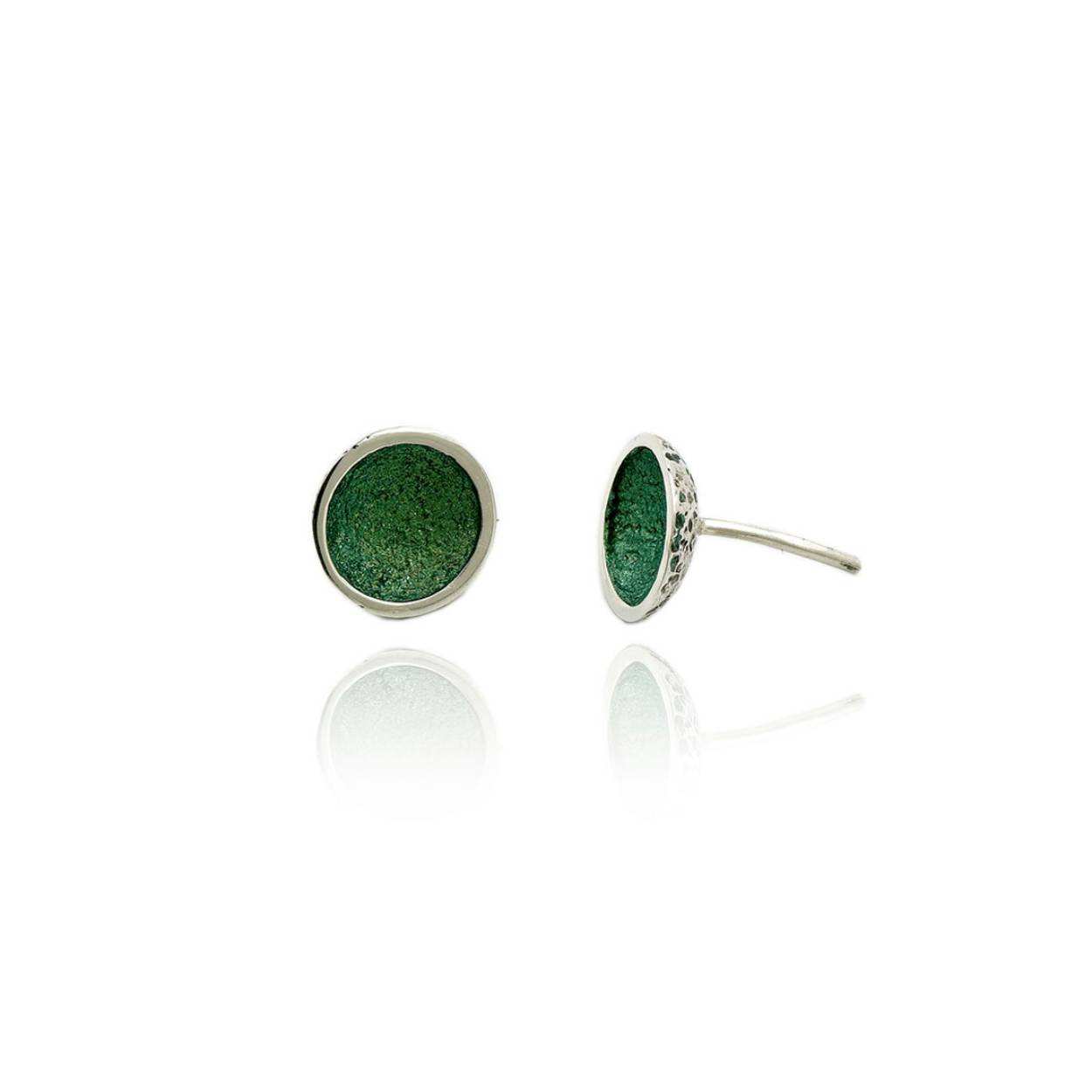 Handgemaakte oorbellen in zilver met emaille.