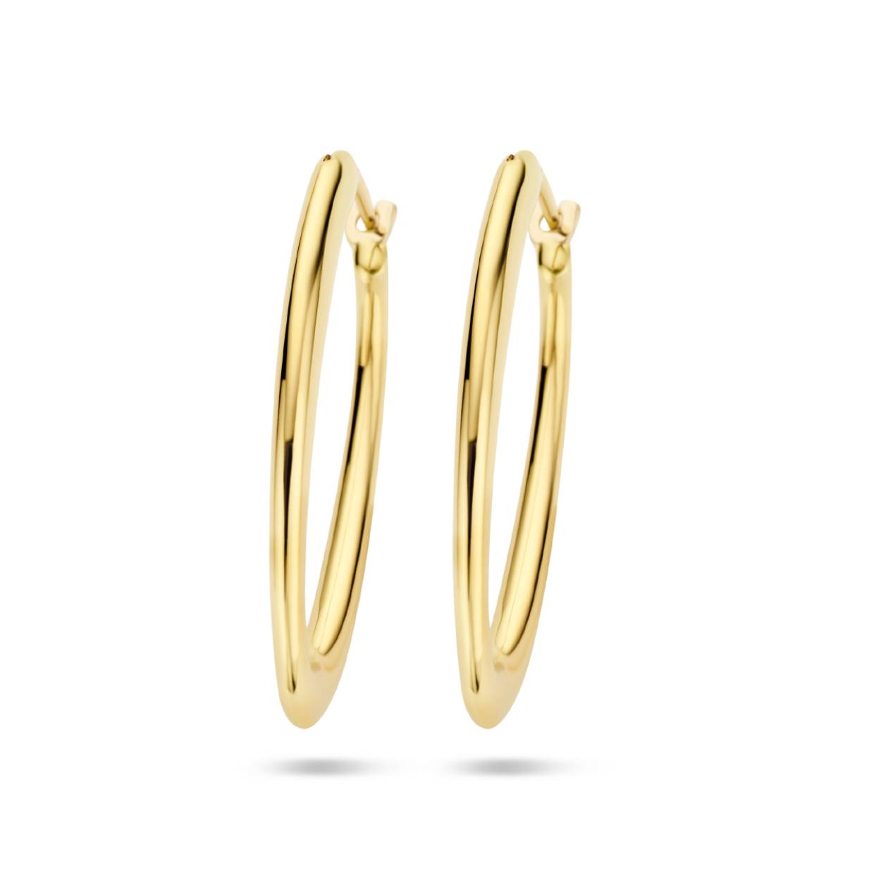 Stijlvolle 14krt geelgouden oorringen met een totale hoogte van 30mm. De oorringen zijn een ware eyecatcher en voegen een subtiele hoeveelheid glamour toe aan iedere outfit. 

Tip: Leuk om kado te geven!