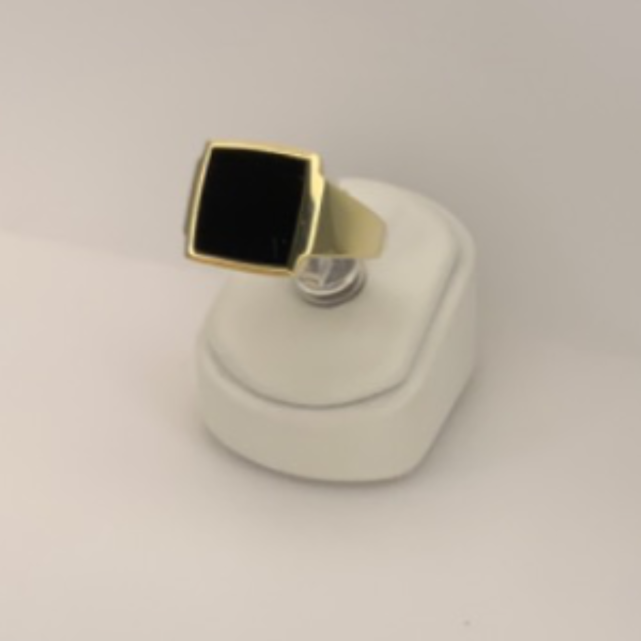 Onyx ring 