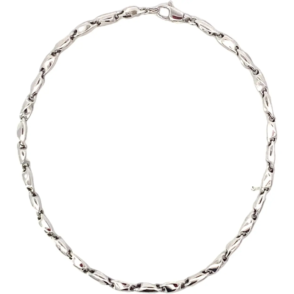 Betreed de wereld van tijdloze elegantie met de JH Brummer Armband van 14K Witgoud, met een verfijnde 3mm Fantasieontwerp. Dit elegante stuk straalt klasse uit en voegt een vleugje verfijning toe aan elke outfit. Gemaakt van hoogwaardig witgoud, is deze armband een tijdloos accessoire dat elke look verheft. Ontdek de betoverende schoonheid van JH Brummer met dit prachtige sieraad.