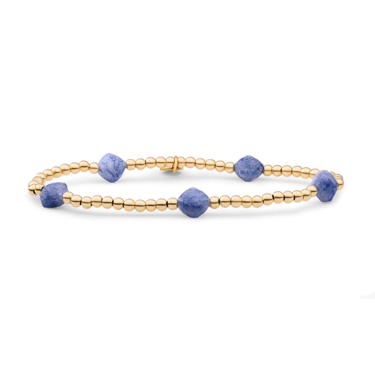 De Blue Aventurine Cushion Cut armband is een geweldige aanvulling op jouw armbanden- en sieradencollectie. Al helemaal samen met de nieuwe Cushion Cut Amulets voor aan je ketting of de Cushion Cut oorbel edelstenen!