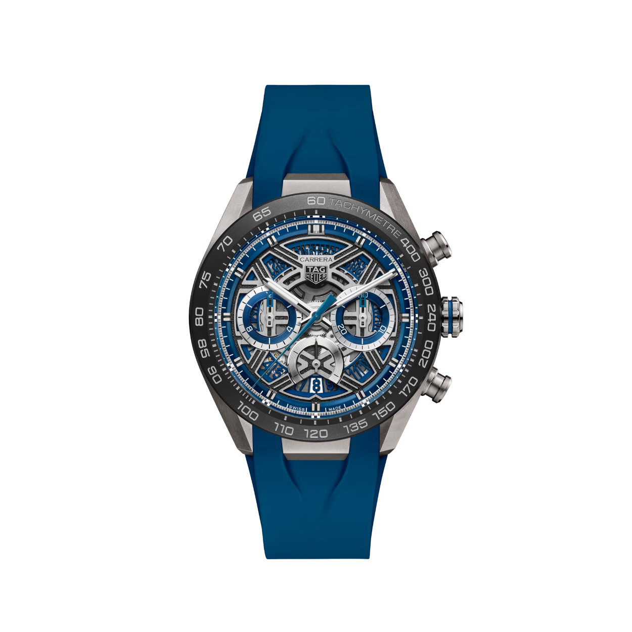Dit TAG Heuer horloge behoort tot de Carrera Extreme Sports collectie.
Referentienummer: CBU2081.FT6274

Verbeter uw polsspel met de TAG Heuer Carrera Chronograph, een bewijs van de sensatie van de motorsport. Met zijn gedurfde ontwerp en blauwe accenten, vangt de skeletachtige wijzerplaat van dit horloge de essentie van snelheid en innovatie. Klaar om in stijl vooruit te razen.

Afgestemd op het ritme van het circuit, brengt het TH20-00 automatische uurwerk, met zijn NAC-afwerking en gekleurde highlights, kracht waar het telt.

De fijn geborstelde, rhodium-geplateerde skeleton wijzerplaat toont gekorrelde zwarte details, een blauwe flens en blauw gelakte punten op de opengewerkte wijzers die een vleugje dynamiek toevoegen.

Gesmeed in titanium klasse 2 en geaccentueerd met een zwarte PVD uitgeholde zijkant, is de 44 mm kast een fort voor het ingewikkelde TH20-00 in-house uurwerk, zichtbaar door de achterkant van de kast.


Uw TAG Heuer is 24 maanden na aankoop beschermd onder fabricagegarantie. Door het horloge te registreren op MyTAGHeuer kunt u deze garantieperiode met nog eens 3 extra jaar verlengen!