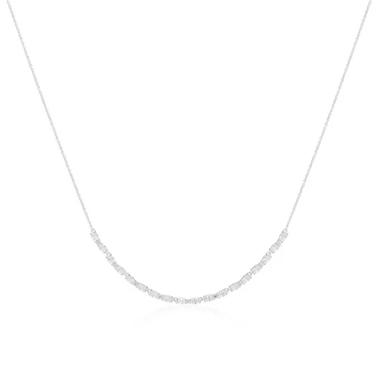 Dit is een collier van het merk Sif Jakobs gemaakt voor dames.
ELLERA OVALE NECKLACE