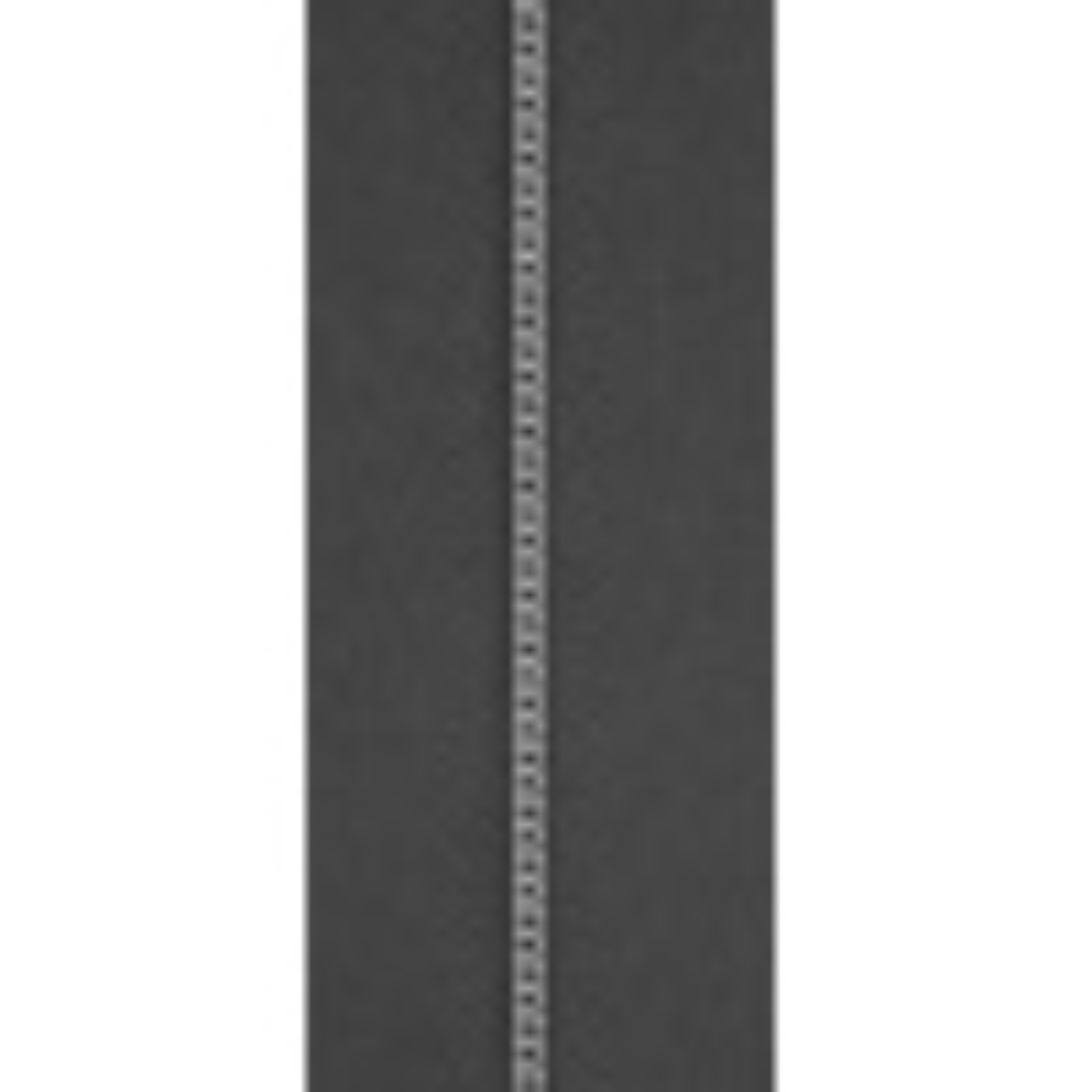 Maak kennis met model 814040Z, een prachtige zilverkleurige ketting die schittert dankzij de glansafwerking. Gemaakt van hoogwaardig zilver, biedt dit sieraad een tijdloze elegantie. Met een lengte van 400 mm valt deze ketting prachtig om de hals. Perfect te combineren met zowel casual als formele outfits voor een verfijnde look.