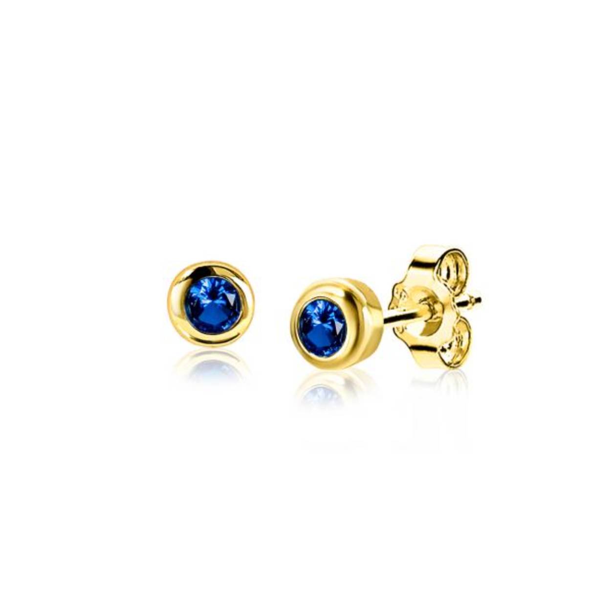 BIRTHSTONE oorknoppen 4mm gold plated SEPTEMBER, staan symbool voor iemand die in de maand september is geboren. In september is de geboortesteen 'blauw saffier zirconia'. Iedere geboortesteen heeft haar eigen betekenis. De oorknoppen zijn vervaardigd van eerste gehalte zilver (925) en voorzien van een extra 14K geel vergulding.