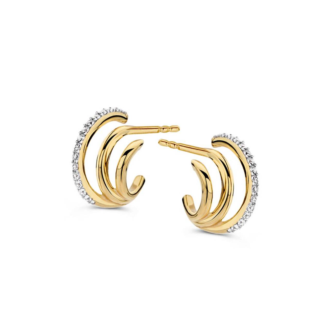 Geelgouden oorstekers met zirkonia's. Wanneer de oorbellen in het oor zitten, lijken ze uit drie verschillende ringen te bestaan. 