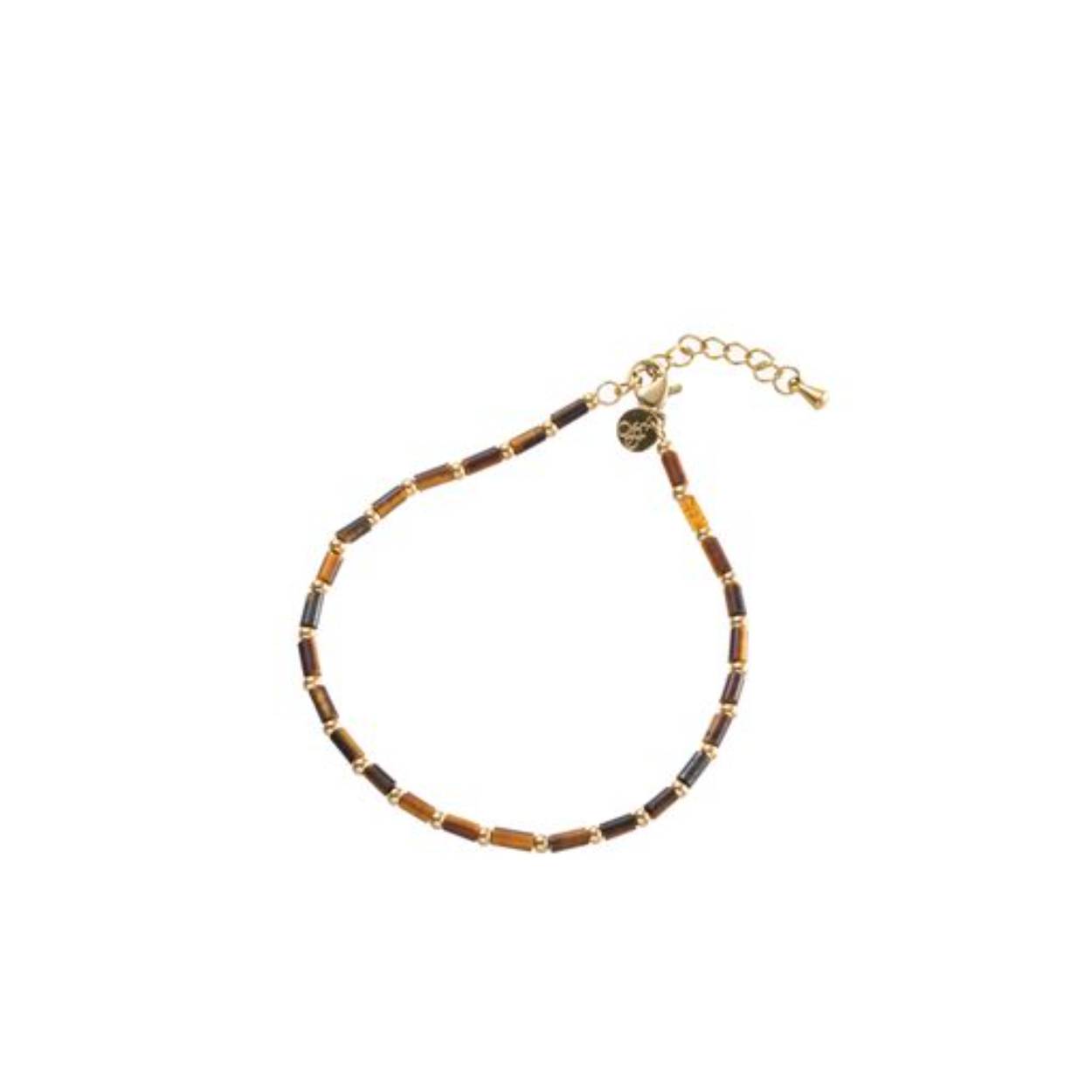 Elke keer weer gaan we op zoek naar de mooiste kleuren om jouw armparty helemaal compleet te maken. Van simpele subtiele kralenbandjes tot bredere statement stukken, we ontdekken steeds weer de nieuwste trends en passen deze toe in al onze designs.

De vele ontwerpen armbanden in onze collectie zijn goed met elkaar te combineren om een leuke armparty te creëren, maar ook met 1 armband maak je je outfit al compleet.
