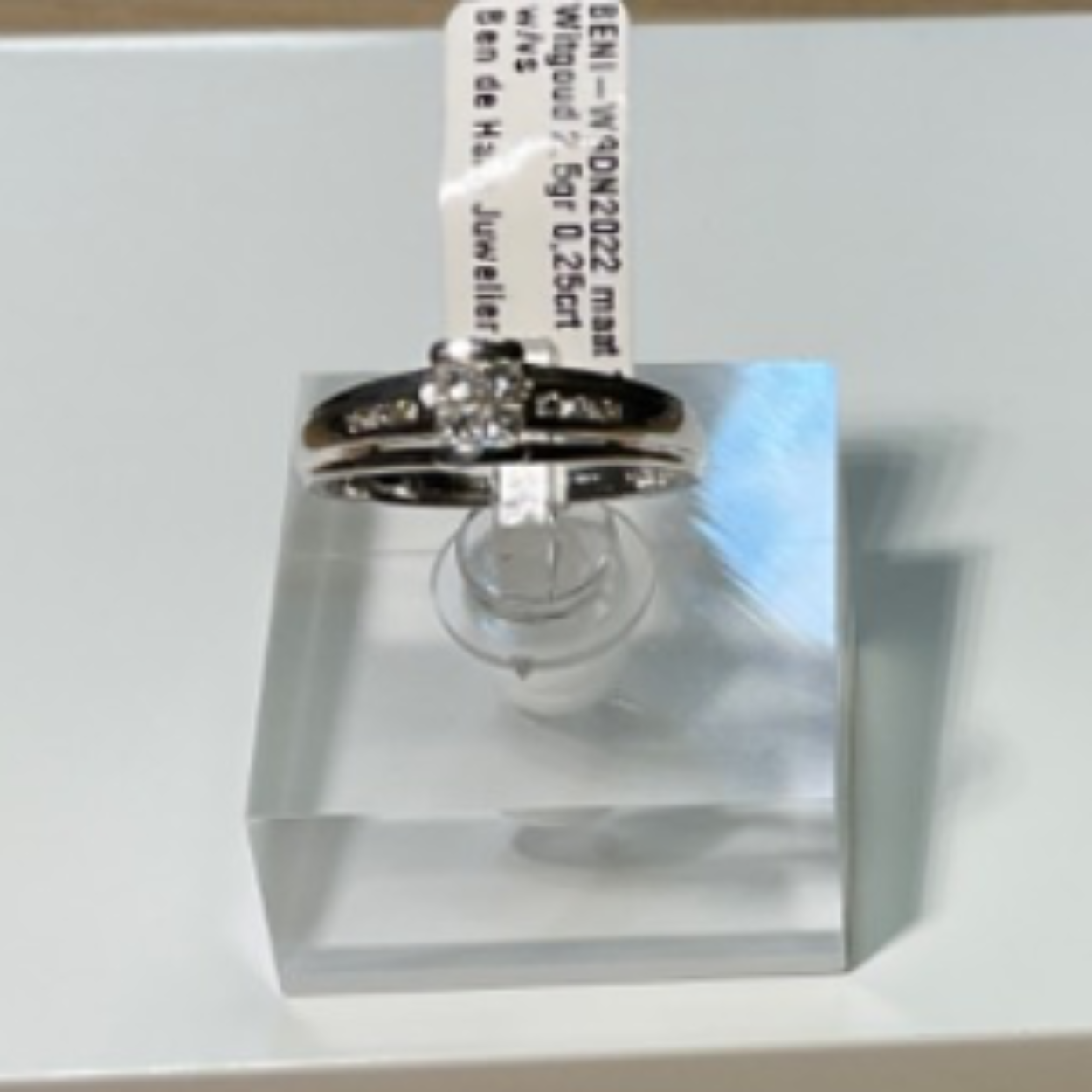 Wit gouden ring 0.25 crt diamanten