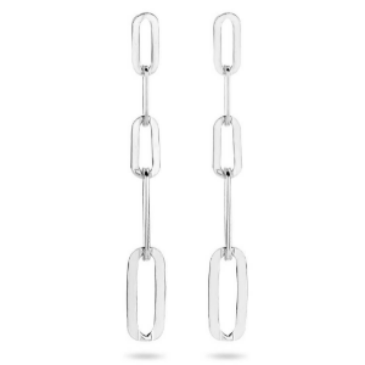 Gerhodineerd 925 zilveren oorhangers. De oorhangers hebben een totale hoogte van 4.7cm.