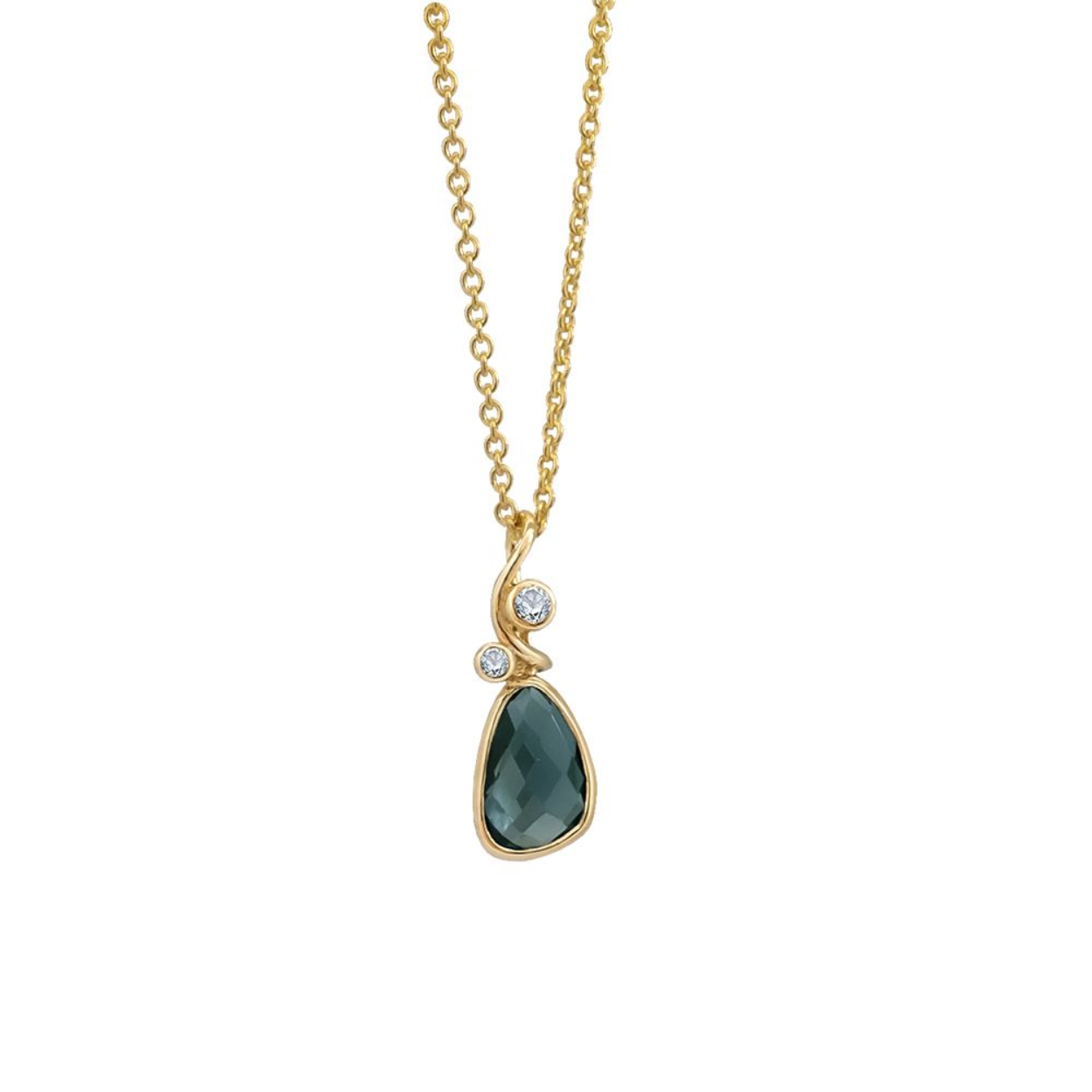 Het collier heeft een 14 karaat gouden hanger versierd met een 10 x 6,5 mm gefacetteerde London Blue Topaas, een 2 mm gefacetteerde Sky Blue Topaas en een 1,5 mm gefacetteerde Sky Blue Topaas.

Het collier is geel goud verguld, de hanger is 14 karaat goud.