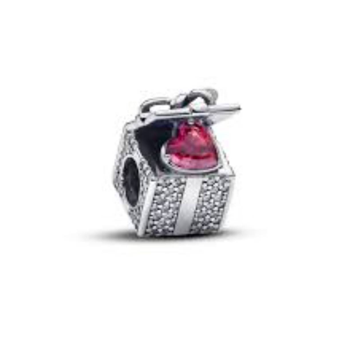 Pandora Bedel met glinsterend cadeau