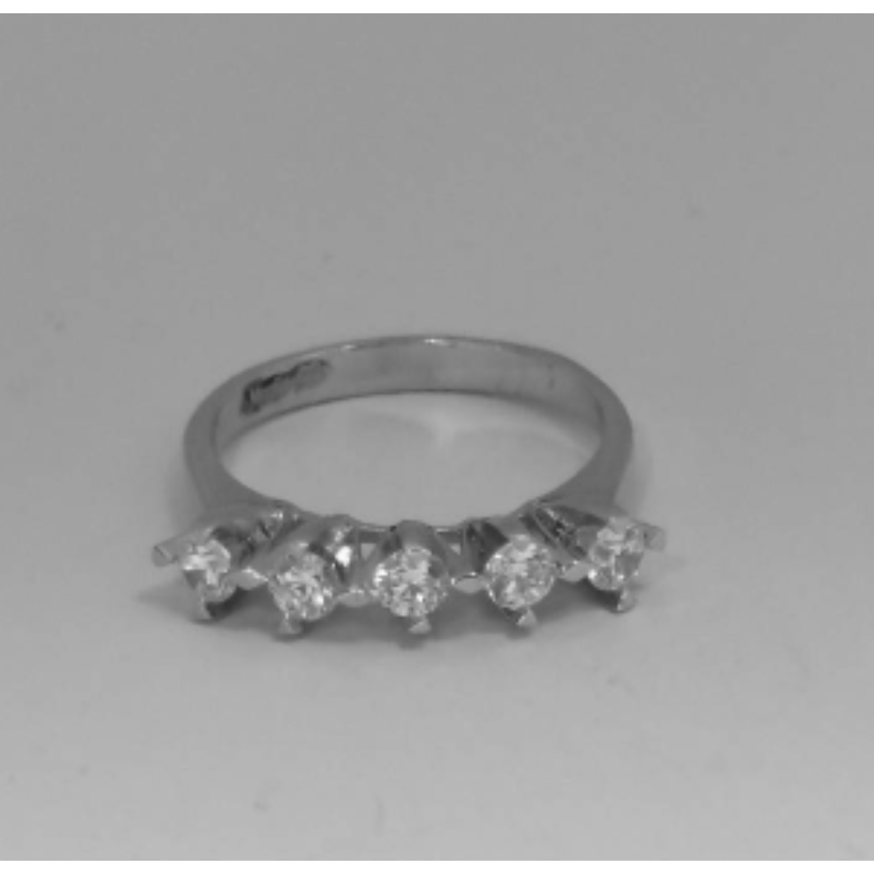 Zilveren fantasie ring zirkonia in gedeelde klauwzetting 