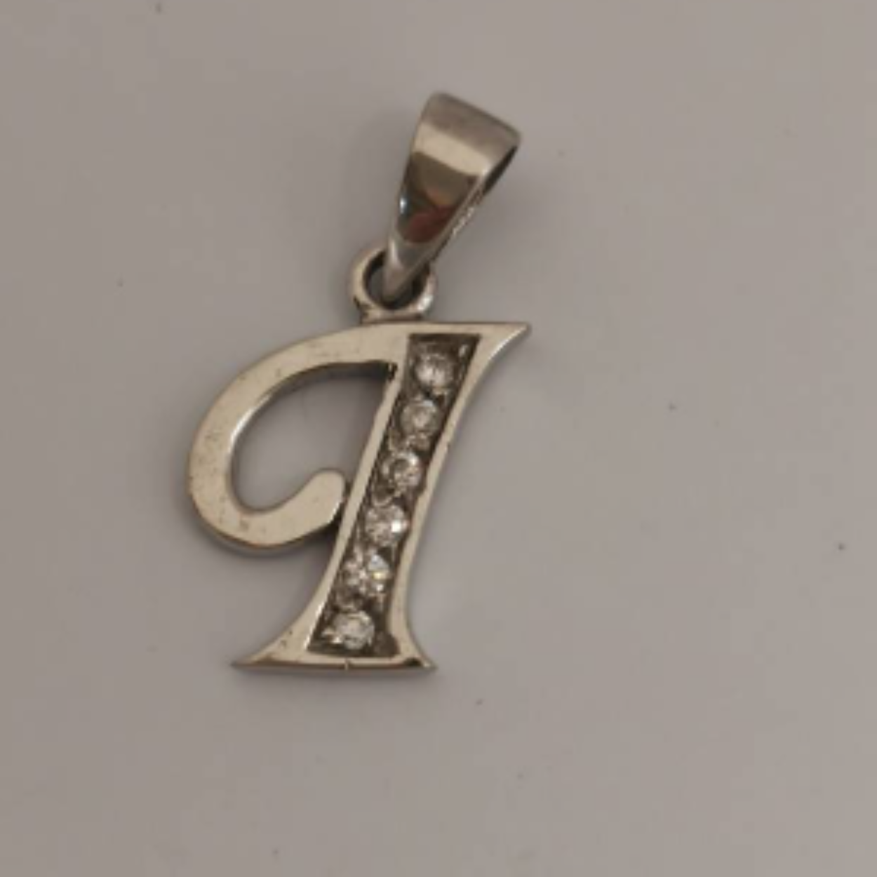 Zilveren hanger letter q zirkonia