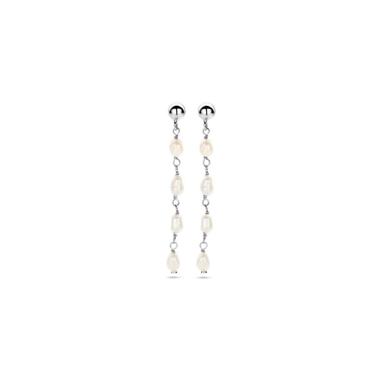 Gerhodineerd 925 zilveren oorhangers uitgevoerd met zoetwaterparels. De oorhangers hebben een hoogte van 39mm.