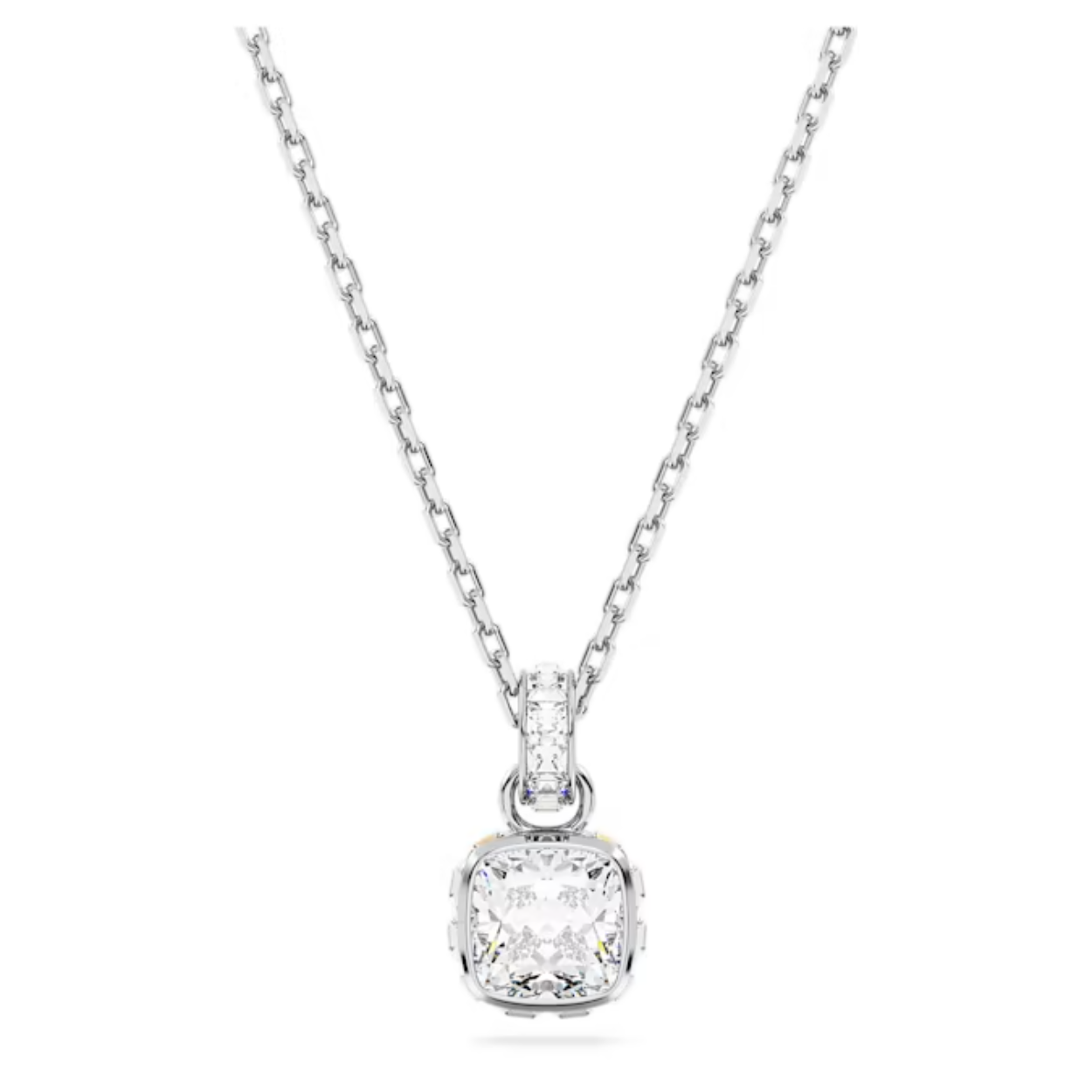 Deze verfijnde hanger is geïnspireerd op de geboortesteen van april. Het sieraad met rhodium toplaag hangt aan een fijne ketting met een schitterende schakel van kristallen en is voorzien van één steen met square-slijpvorm in een heldere kleur, die staat voor sterkte, duidelijkheid en innerlijke kracht. Dit betekenisvolle ontwerp is een magisch verjaardagscadeau of kan gedragen worden om een speciale gelegenheid te vieren.