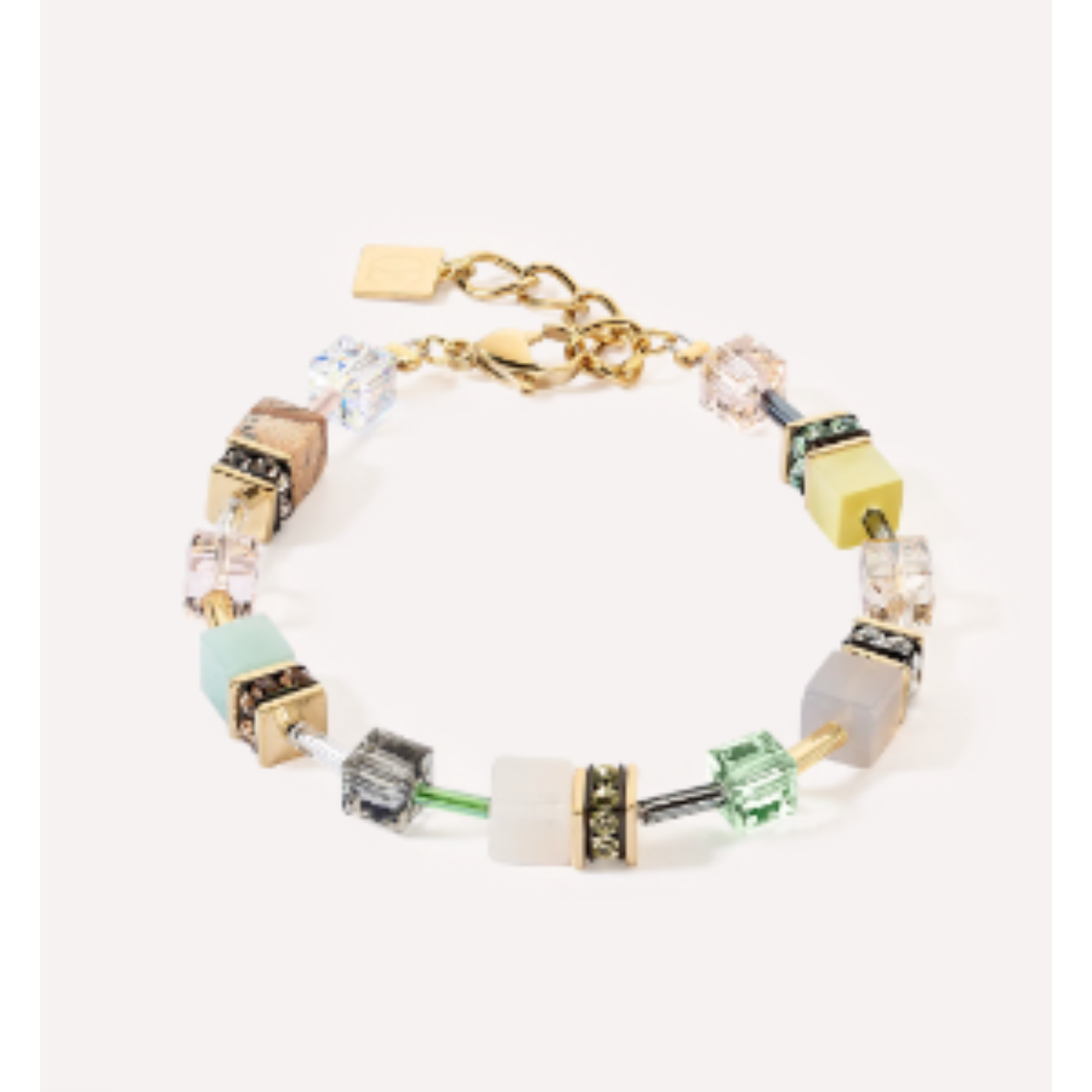 De GEOCUBE® Iconic Precious-armband in zachte veelkleurige tinten is een uitdrukking van delicate schoonheid en vrouwelijke charme. Het bevat edelstenen in subtiele, natuurlijke tinten die zijn geïnspireerd op de diversiteit van de natuur.