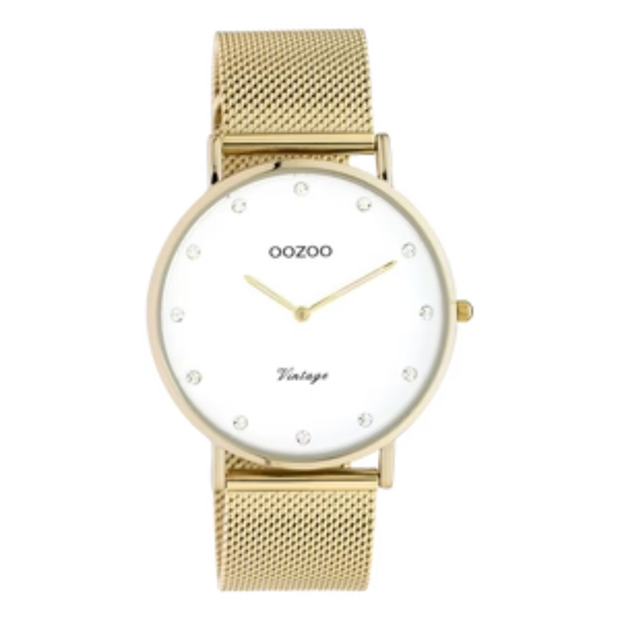 De klassieke look blijft centraal staan in deze trendy serie en daarom is dit OOZOO vintage ronde design met een speelse knipoog d&eacute; musthave van het seizoen! Dit dames horloge is de perfecte combinatie van comfort en fashion met zijn 40 mm gouden metalen horlogekast en witte wijzerplaat. De wijzerplaat heeft witte strass stenen tijdsaanduidingen en gouden kleurige wijzers. De gouden metalen mesh armband maakt dit horloge tot een trendy accessoire dat je elke dag kunt dragen. Dit horloge voegt de sprankeling toe aan je outfit. Het mineraalglas ligt in een 6,9 mm dunne metalen horlogekast met IP-plating. Dit ontwerp heeft een stainless steel achterplaat en is nikkel-safe. Dit horloge heeft een 2ATM Japanese uurwerk en wordt gedekt door een garantie van 2 jaar
