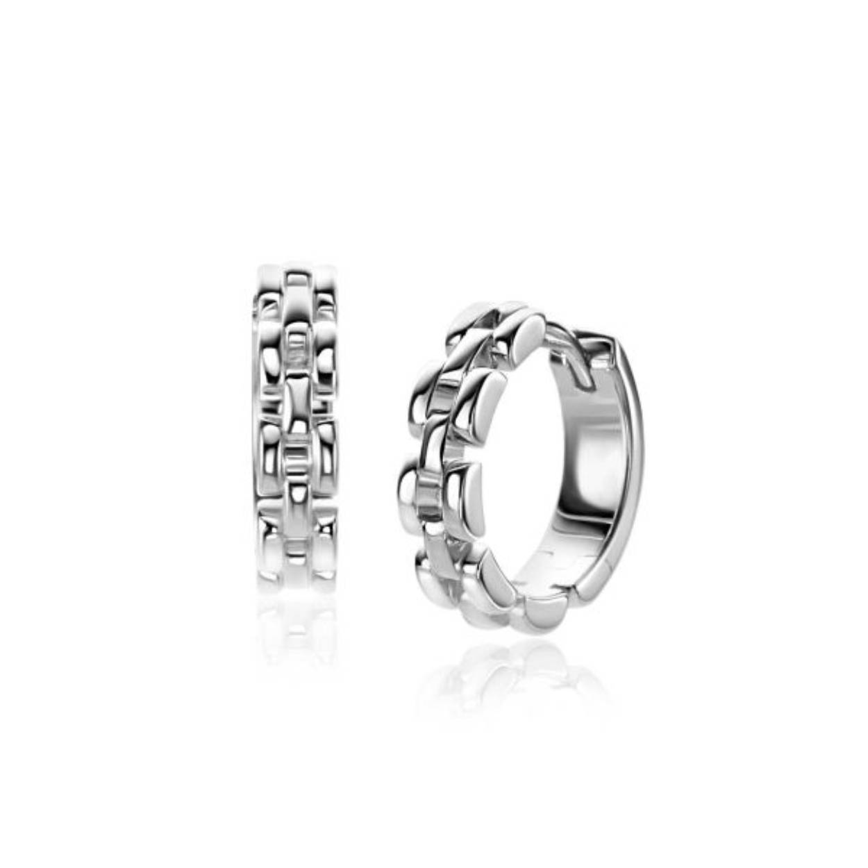 ZINZI zilveren stoere oorringen (16 x 4mm) met glanzende rolex-style schakels. De oorringen zijn 4mm breed. Met gemakkelijke klapsluiting. Vervaardigd van eerste gehalte zilver (925) en voorzien van een extra rodiumlaag voor een langdurige glans.