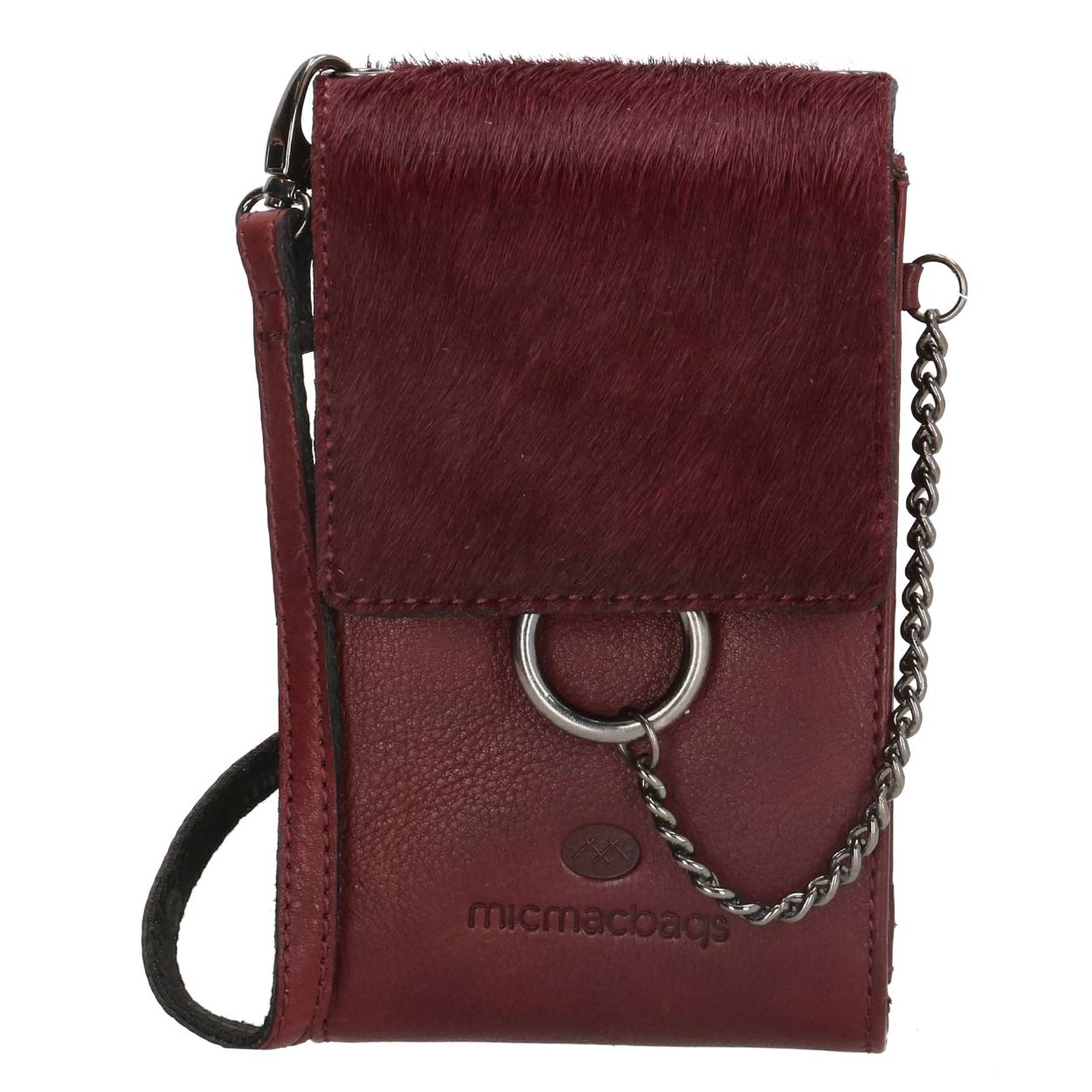 Dit is nou een ideaal tasje om mee te nemen als je even weggaat om boodschappen te gaan doen! In dit tasje uit de Mendoza collectie van Micmacbags passen namelijk precies de spullen die je het meeste nodig hebt: je pasjes, telefoon en sleutels! Het hoofdvak is verdeeld in twee delen en in het achterste hoofdvak zitten vier creditcard vakken. Wat deze tas uniek maakt is de vacht op de overslag aan de voorzijde van de tas én de zilverkleurige ketting die bevestigd is aan de voorzijde van de tas. Je draagt ‘m gemakkelijk over je schouder aan de afneembare en verstelbare schouderband. Shine jij straks met dit toffe telefoontasje?




Micmacbags laat zich inspireren door verschillende landen en culturen. De Mendoza collectie van Micmacbags heeft stoere westernsferen en is gemixt met de stijl van een manage. De tassen van Micmacbags worden gemaakt van runderleer, waardoor de tassen een natuurlijke uitstraling hebben.

 

De eigenschappen van dit telefoontasje zijn:

Overslag met magneetsluiting
Twee hoofdvakken 
Vier creditcardvakken 
Afneembare en verstelbare schouderband 